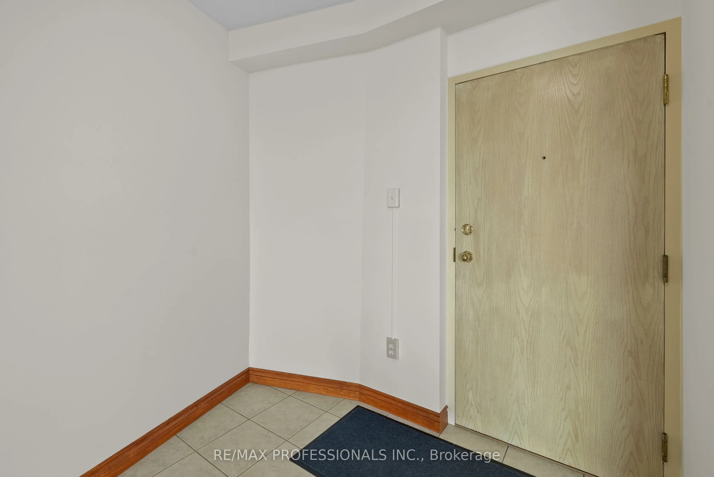 9 Bonheur Court #905