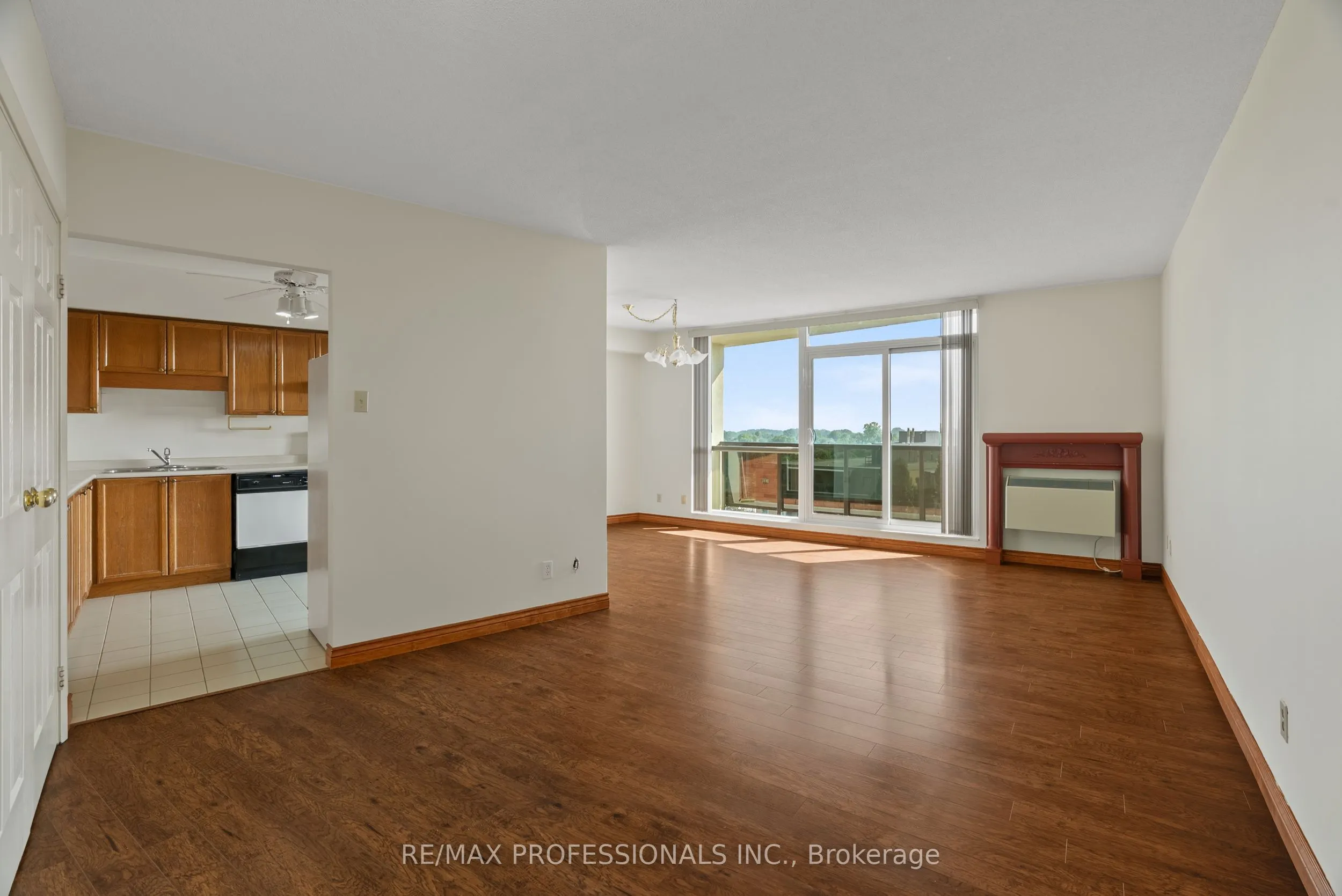 9 Bonheur Court #905
