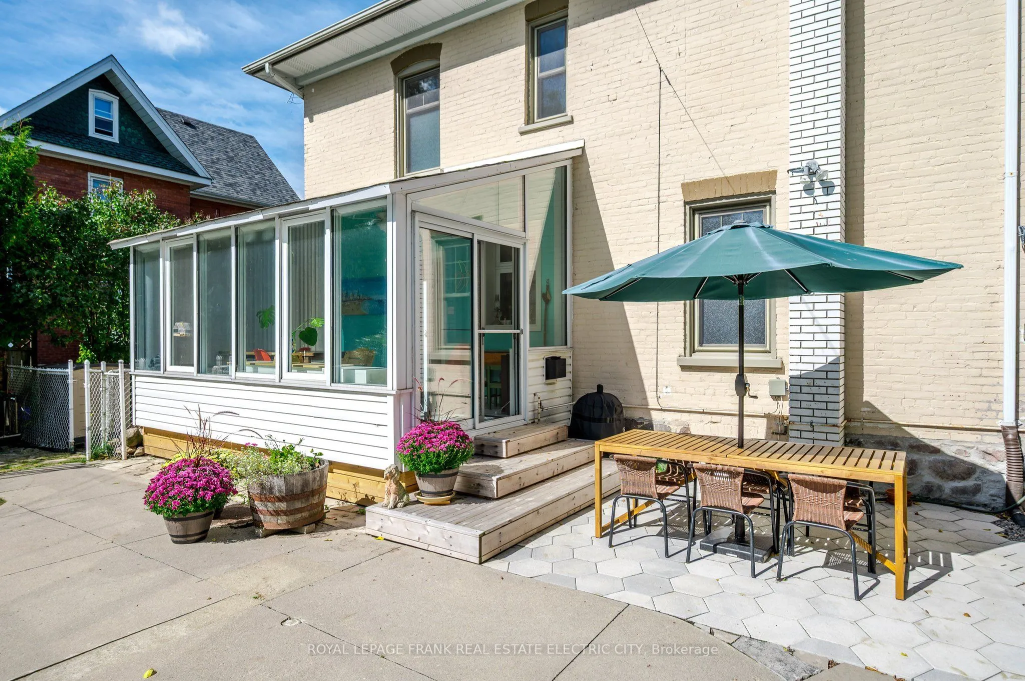 551 Weller Street