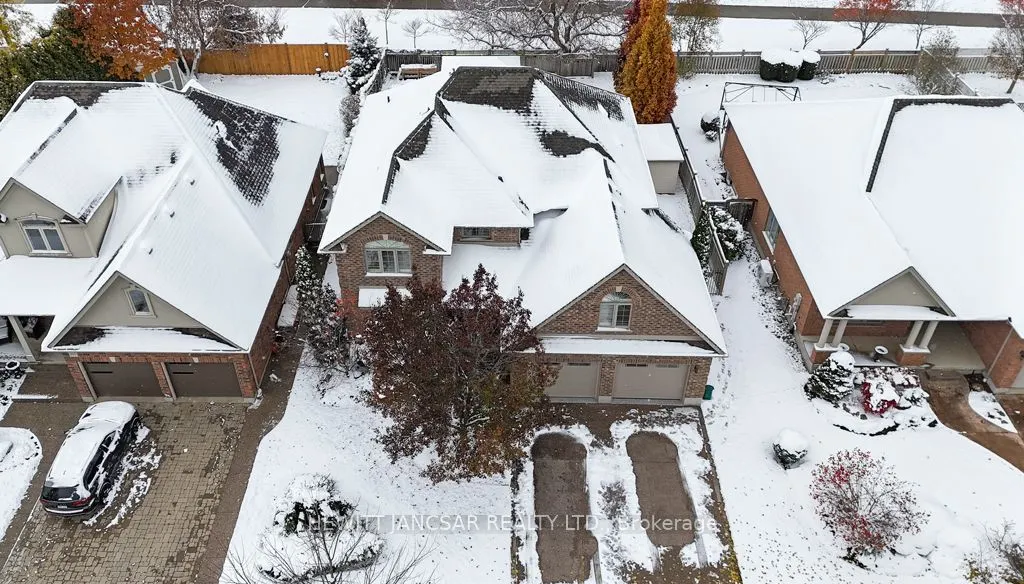 211 Terrace Wood Crescent