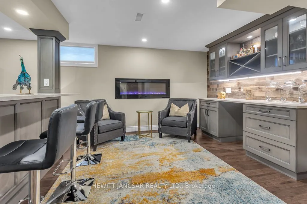 211 Terrace Wood Crescent
