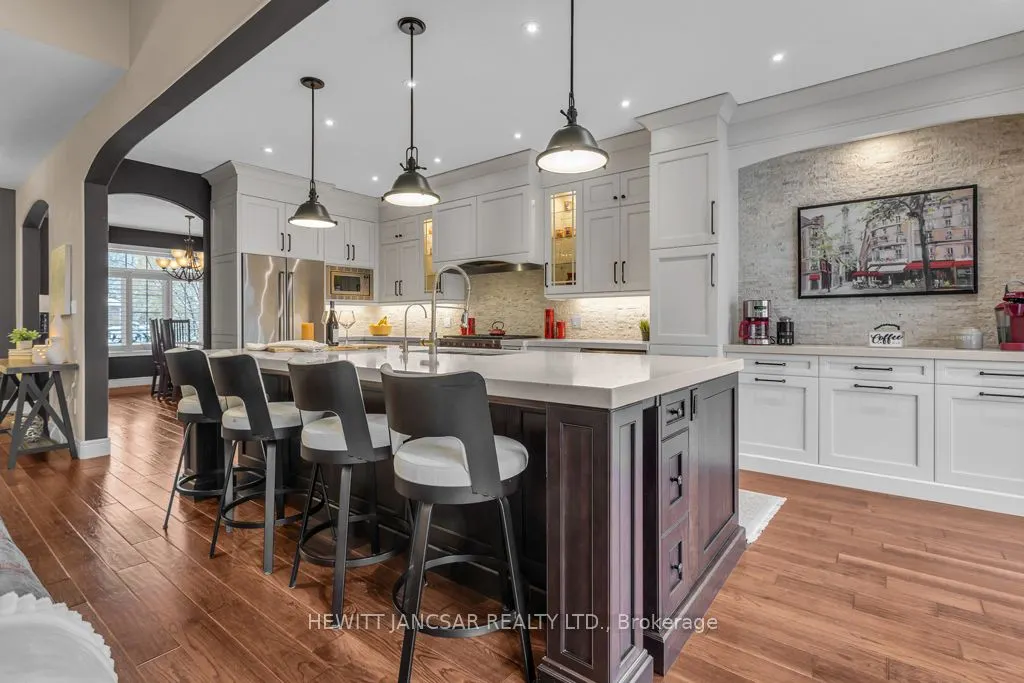 211 Terrace Wood Crescent
