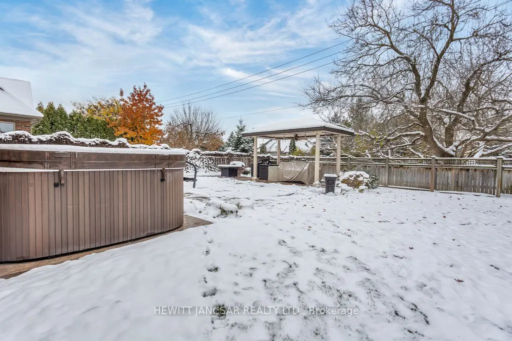 211 Terrace Wood Crescent