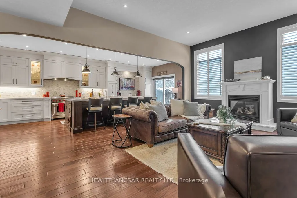 211 Terrace Wood Crescent