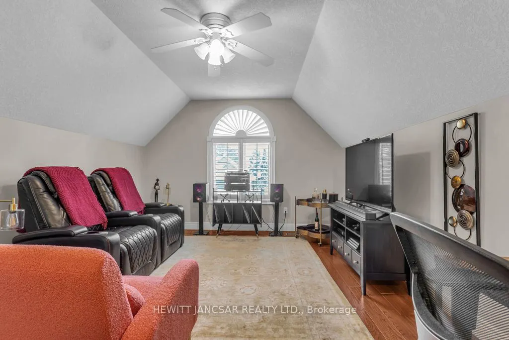 211 Terrace Wood Crescent