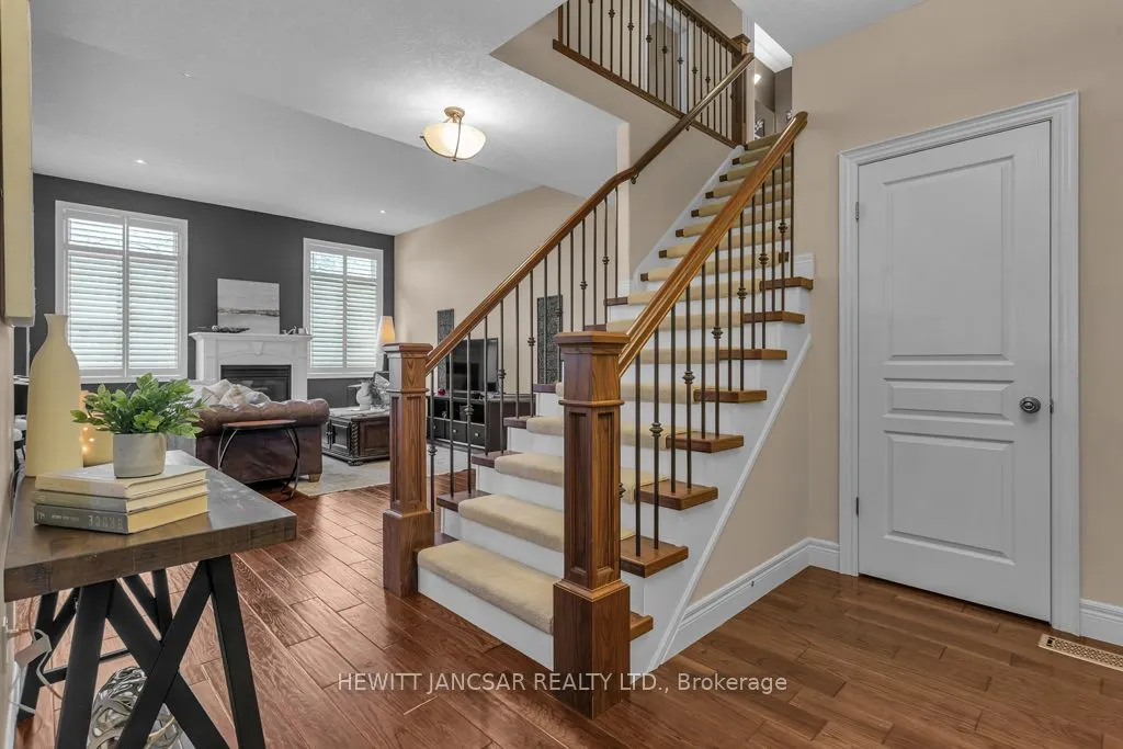 211 Terrace Wood Crescent