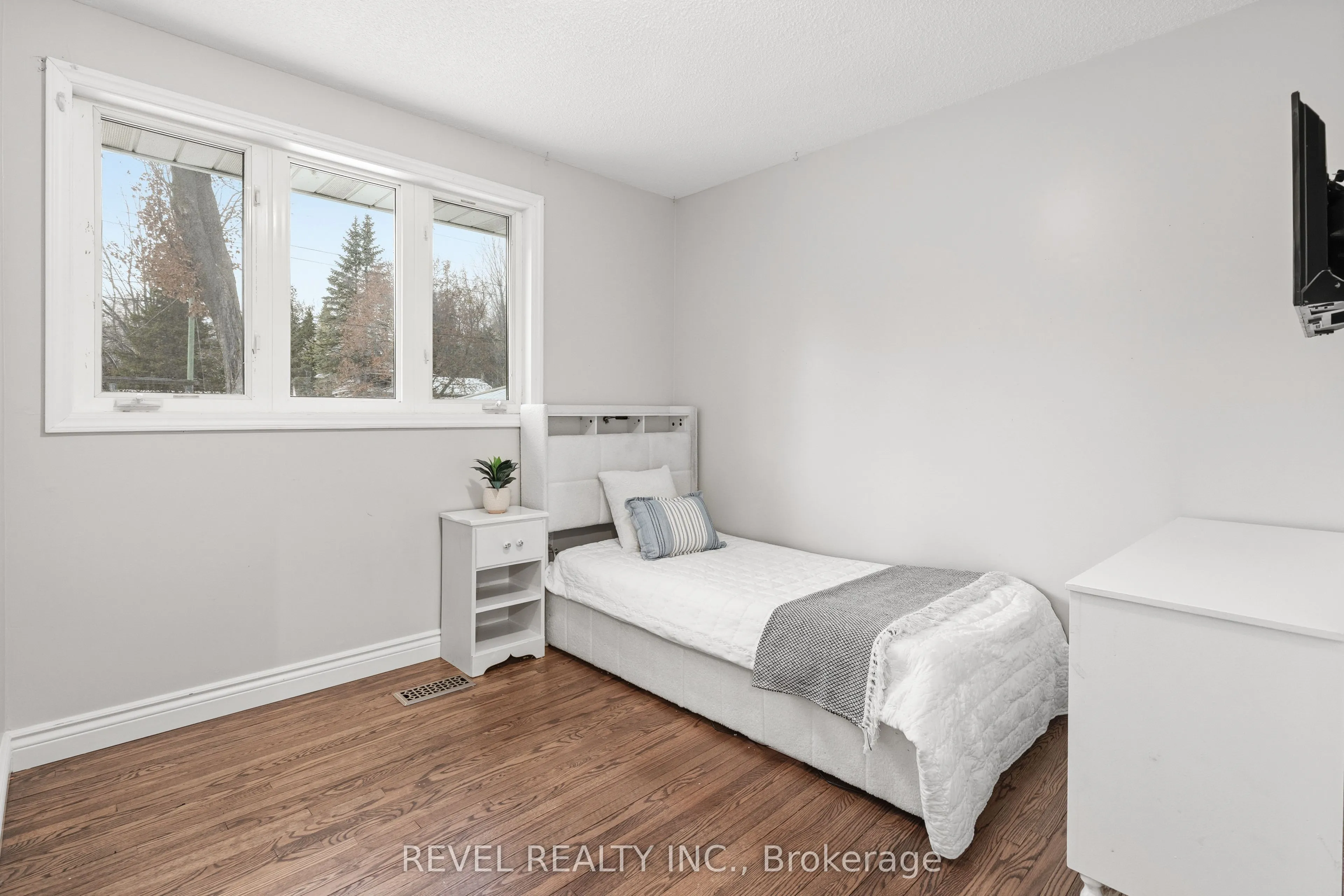 169 Victoria Drive
