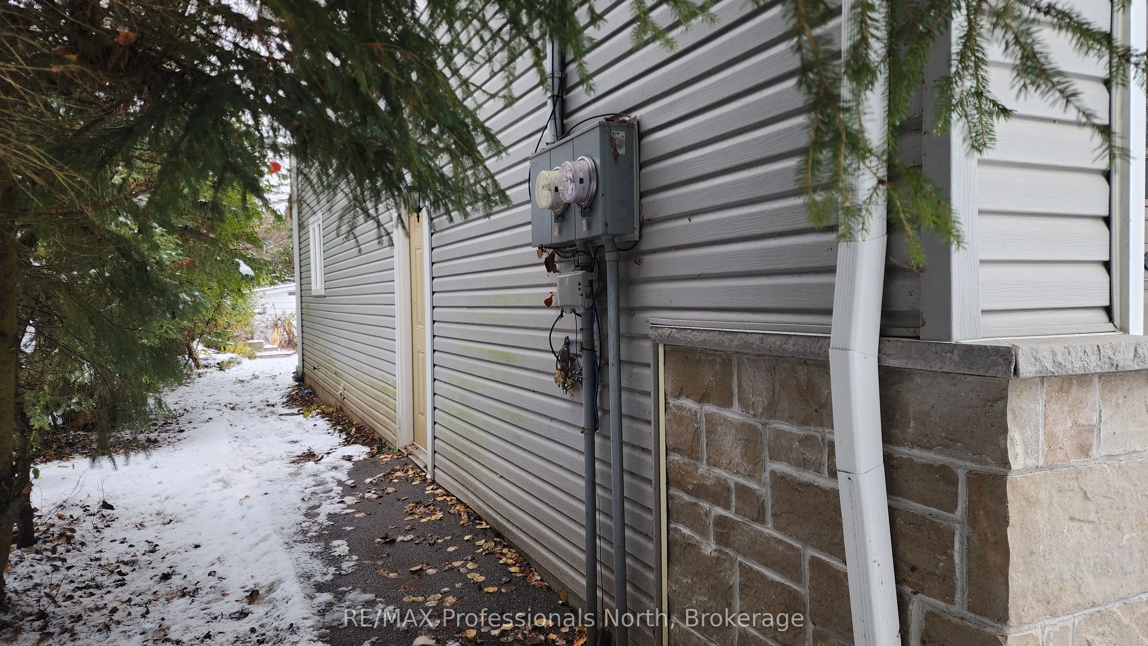 5 Greaves Avenue