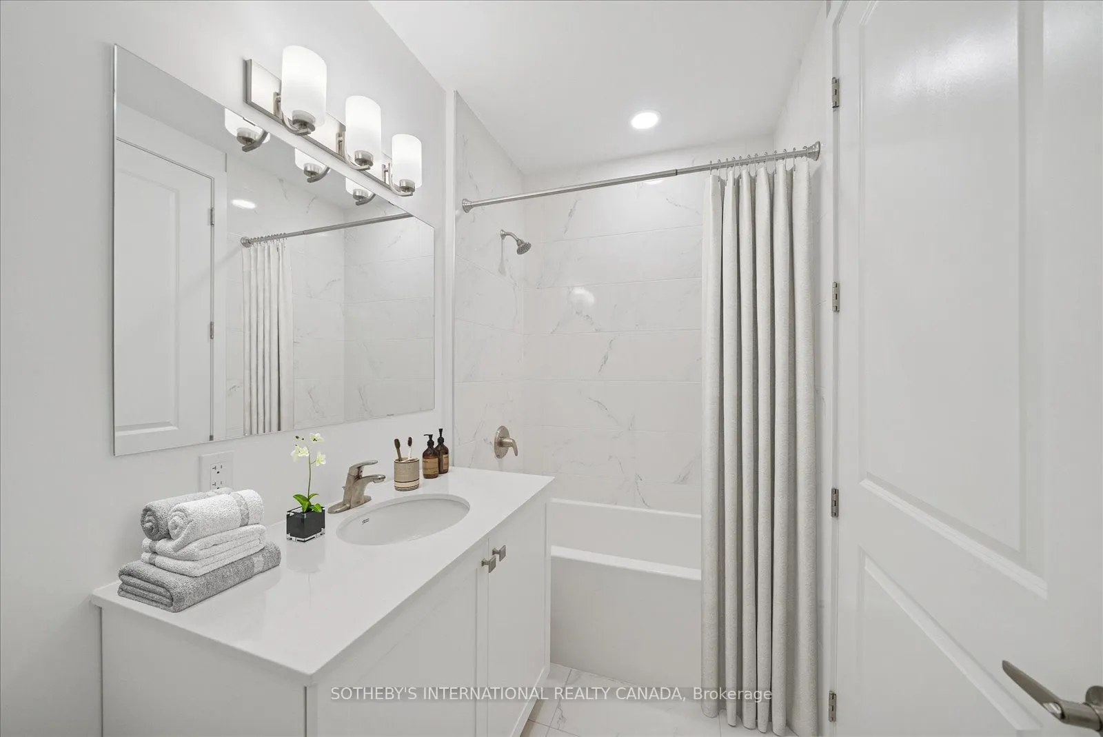 19A West Street N #Penthouse 1