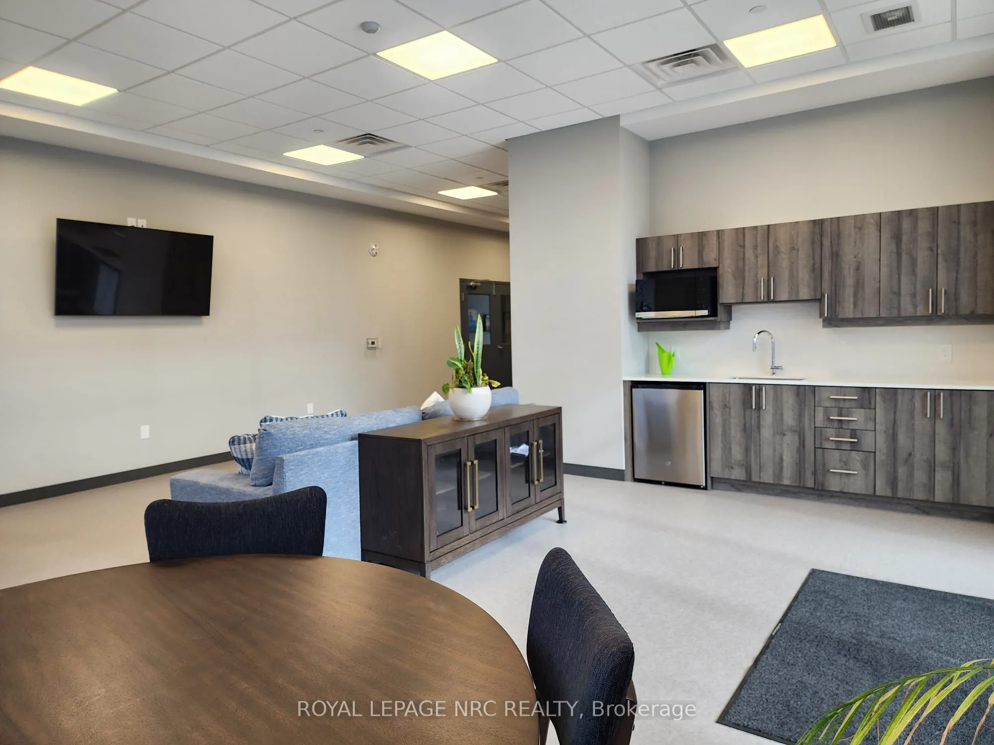 118 West Street #204