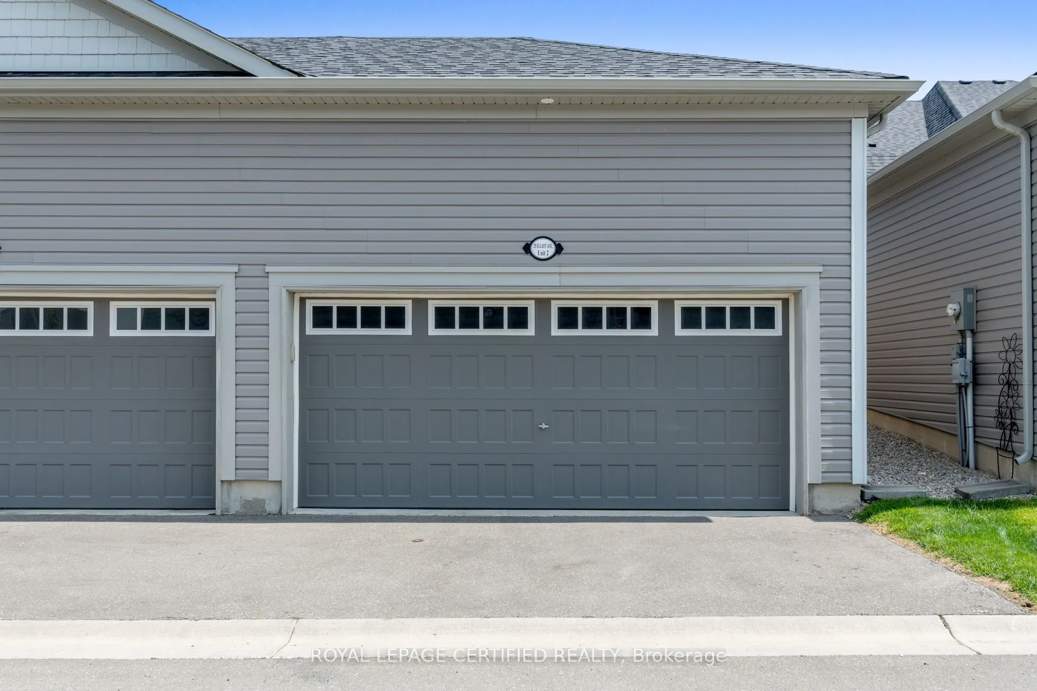 25 Elliot Street E #2