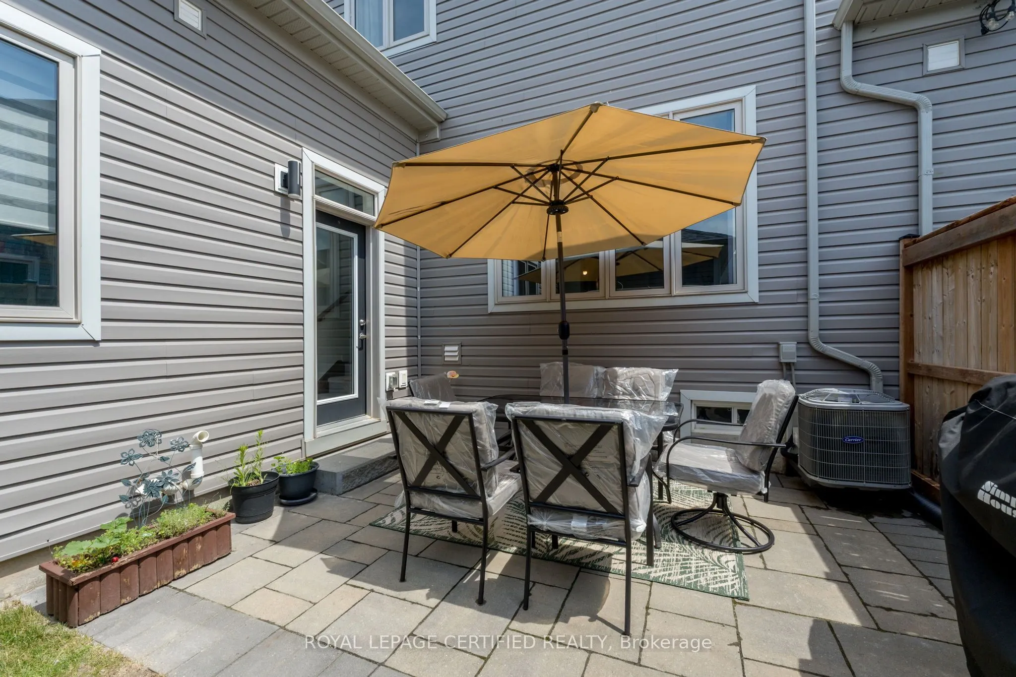 25 Elliot Street E #2