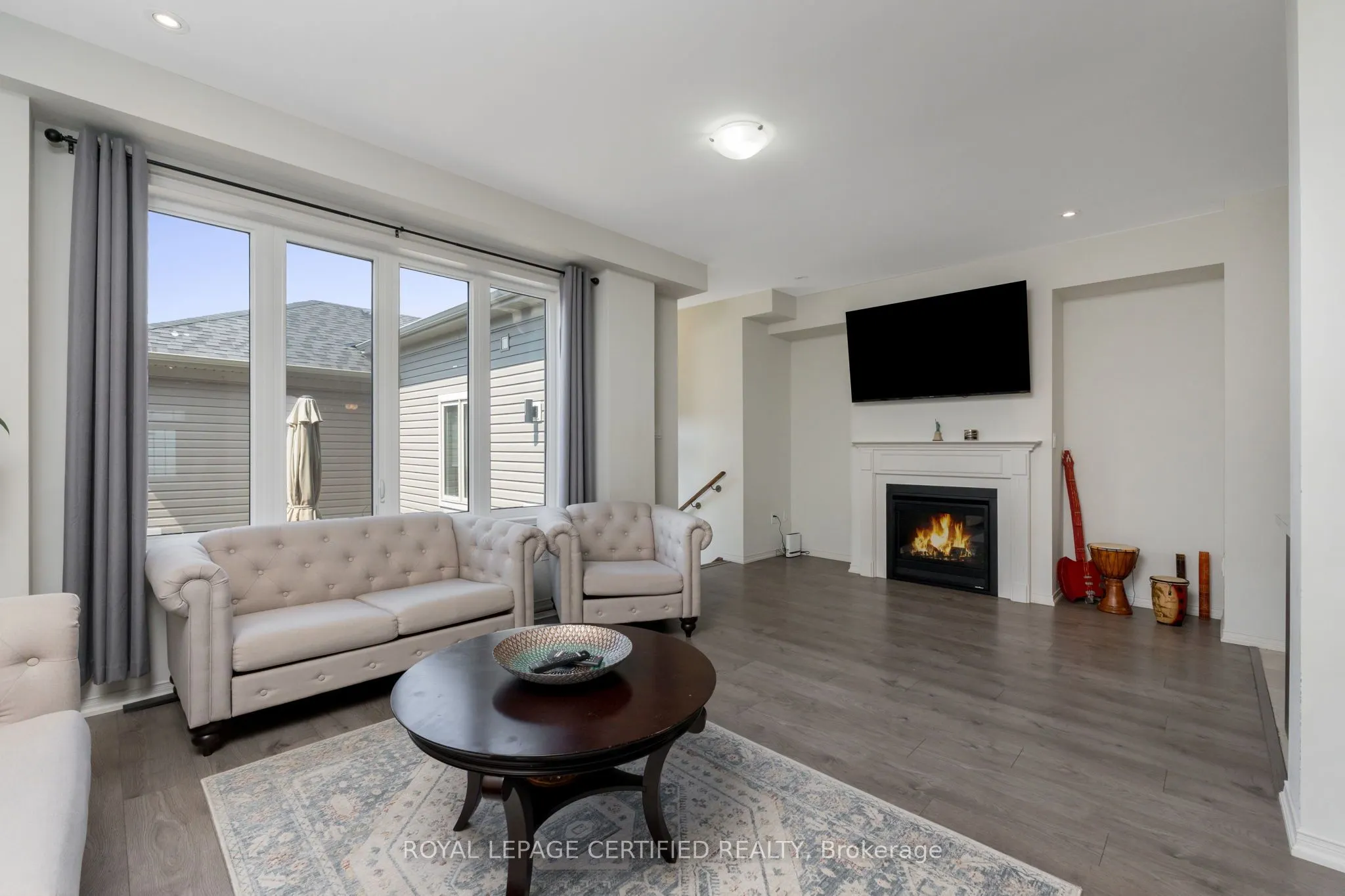 25 Elliot Street E #2