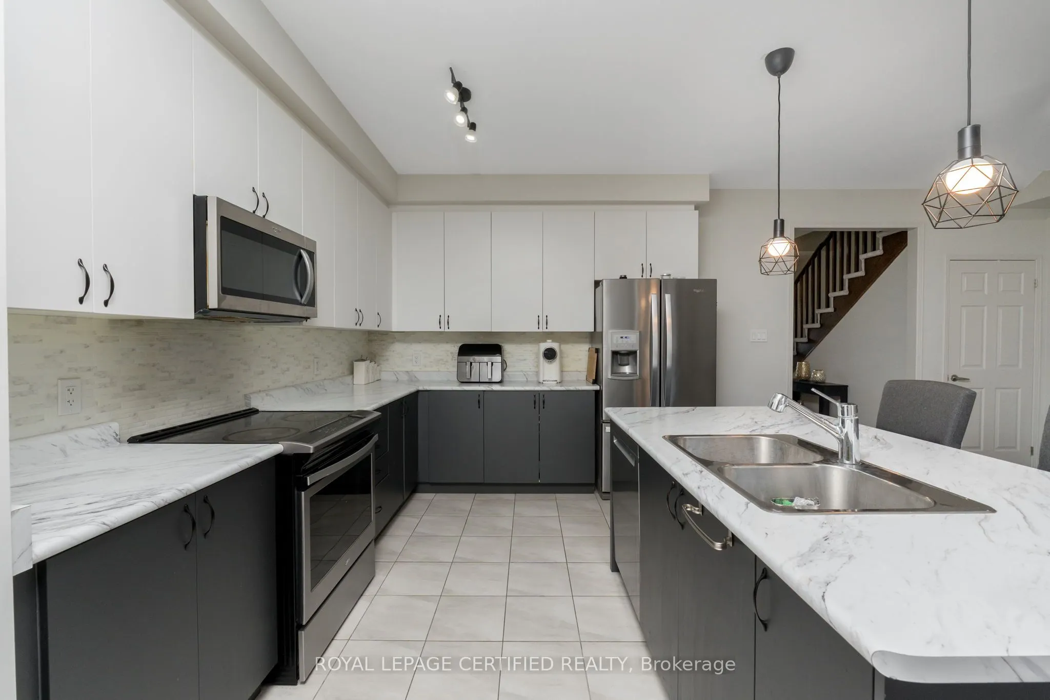 25 Elliot Street E #2