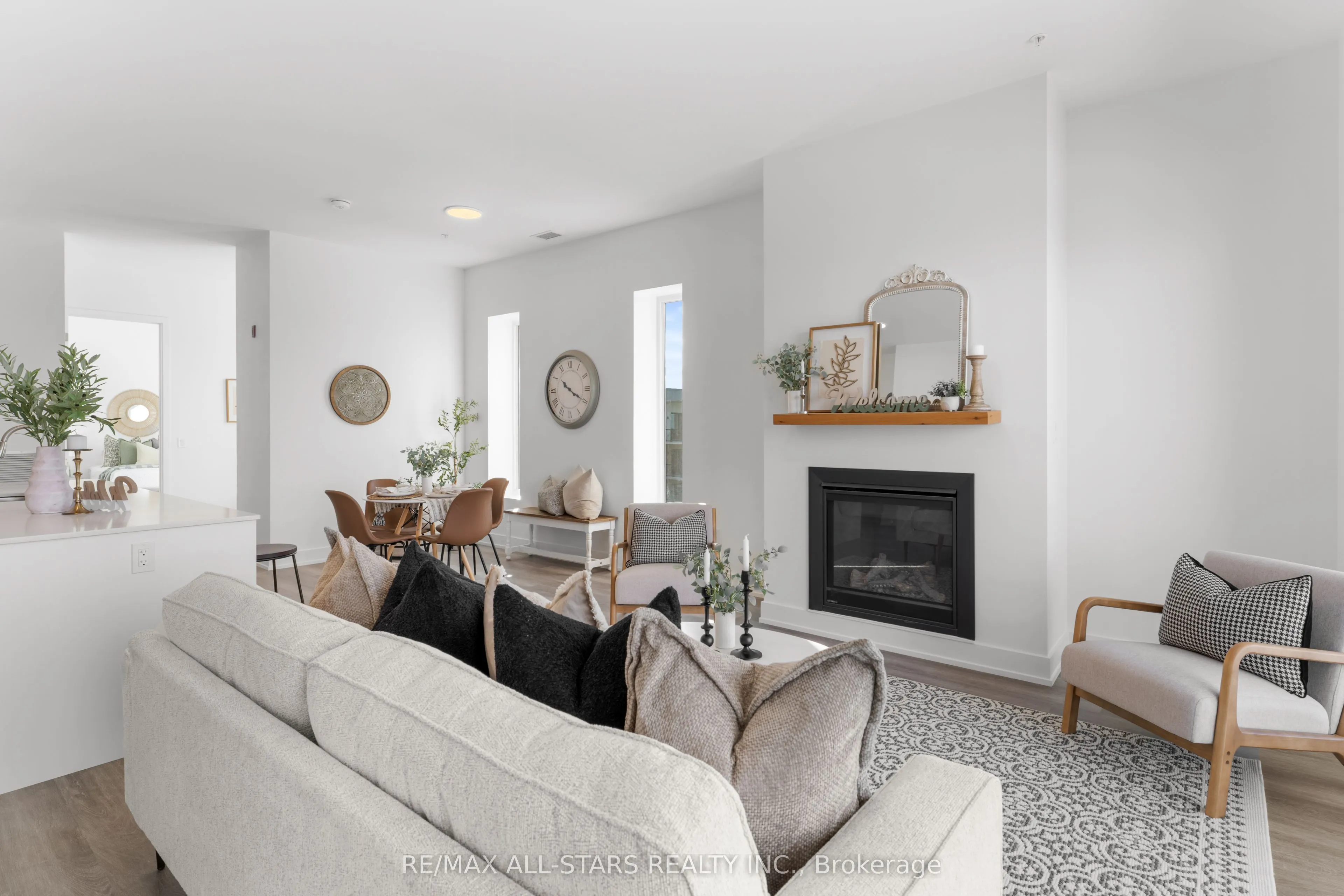 19B West Street N #PH#5