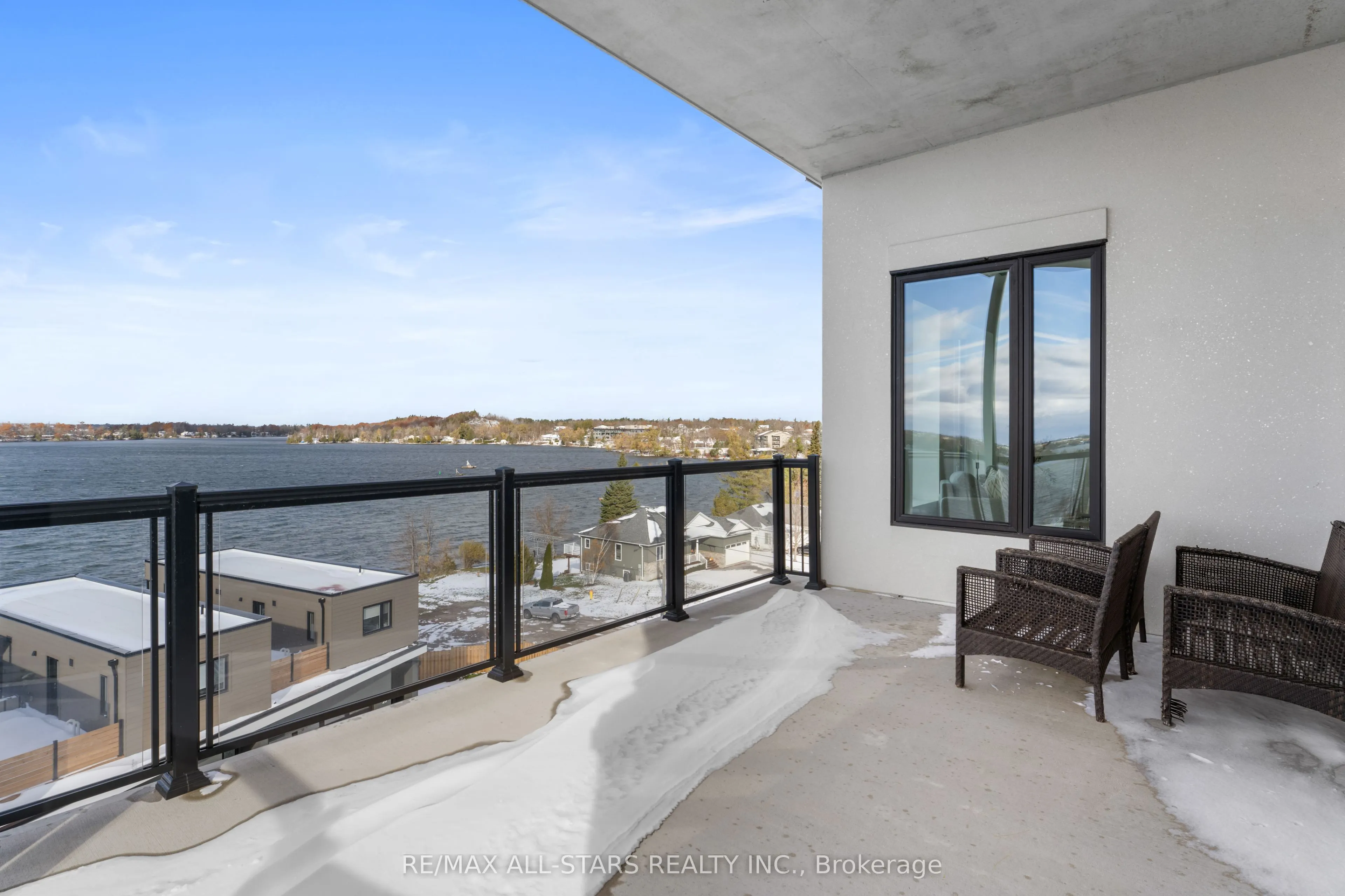 19B West Street N #PH#5