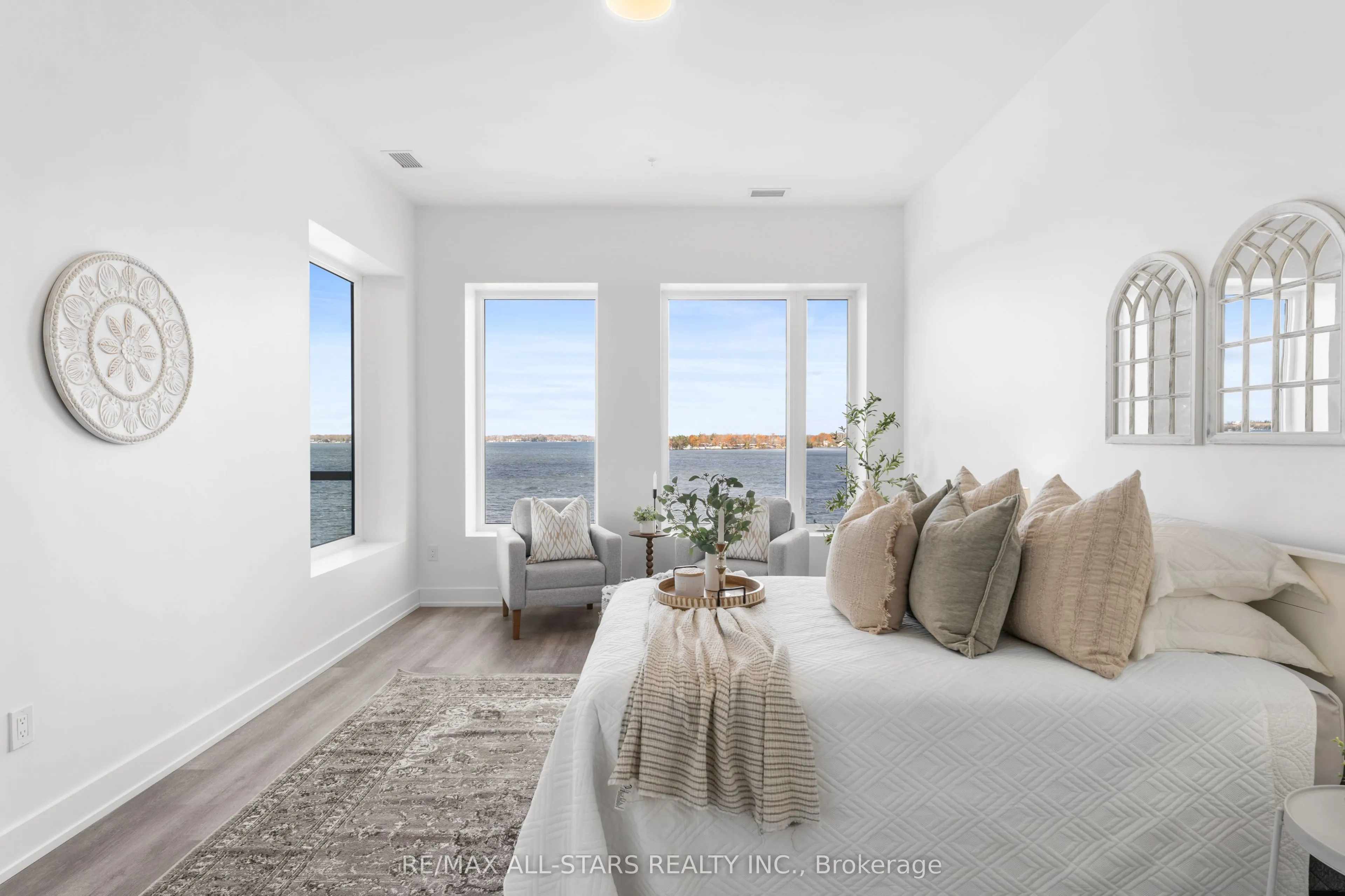 19B West Street N #PH#5