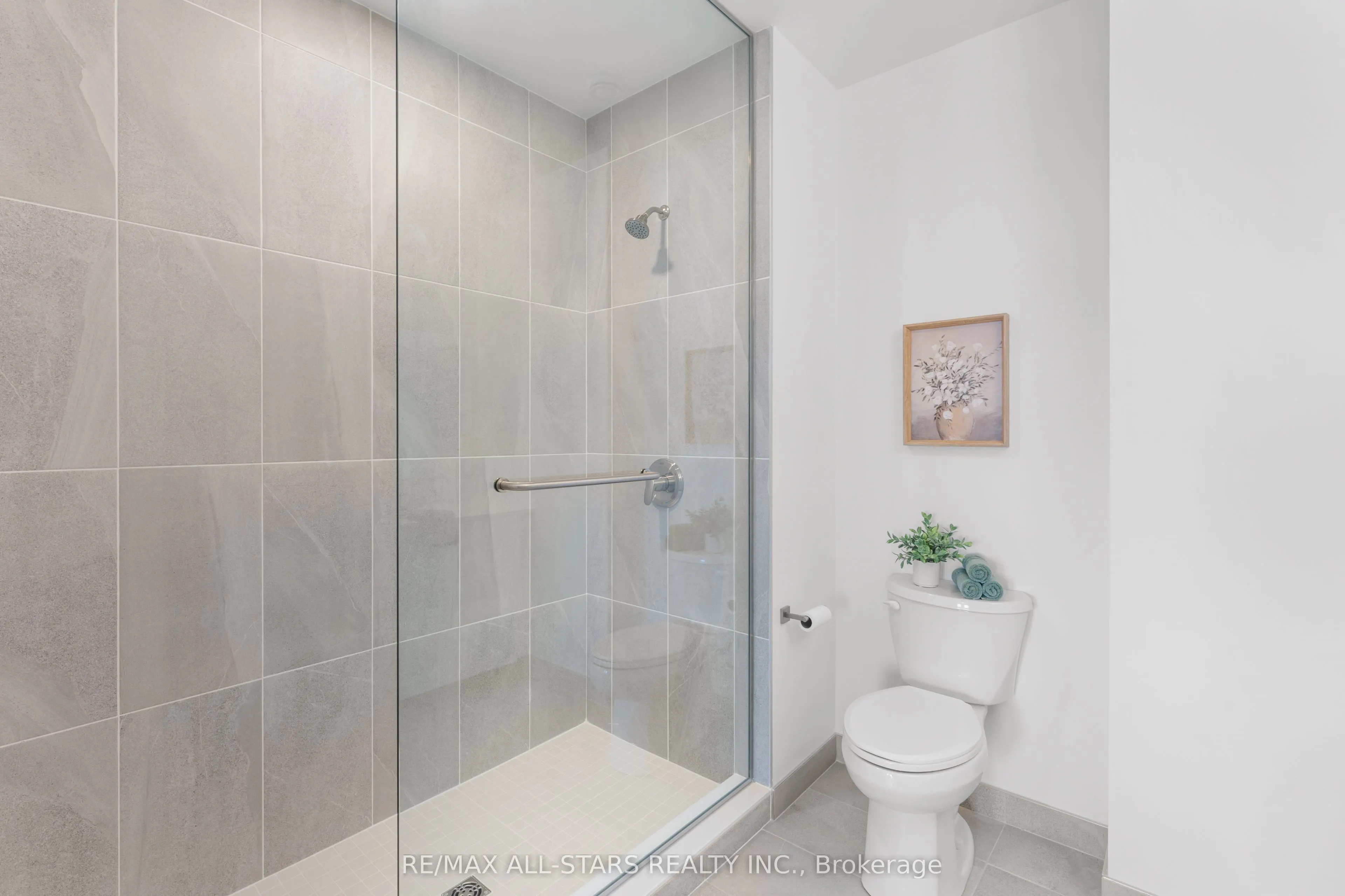 19B West Street N #PH#5