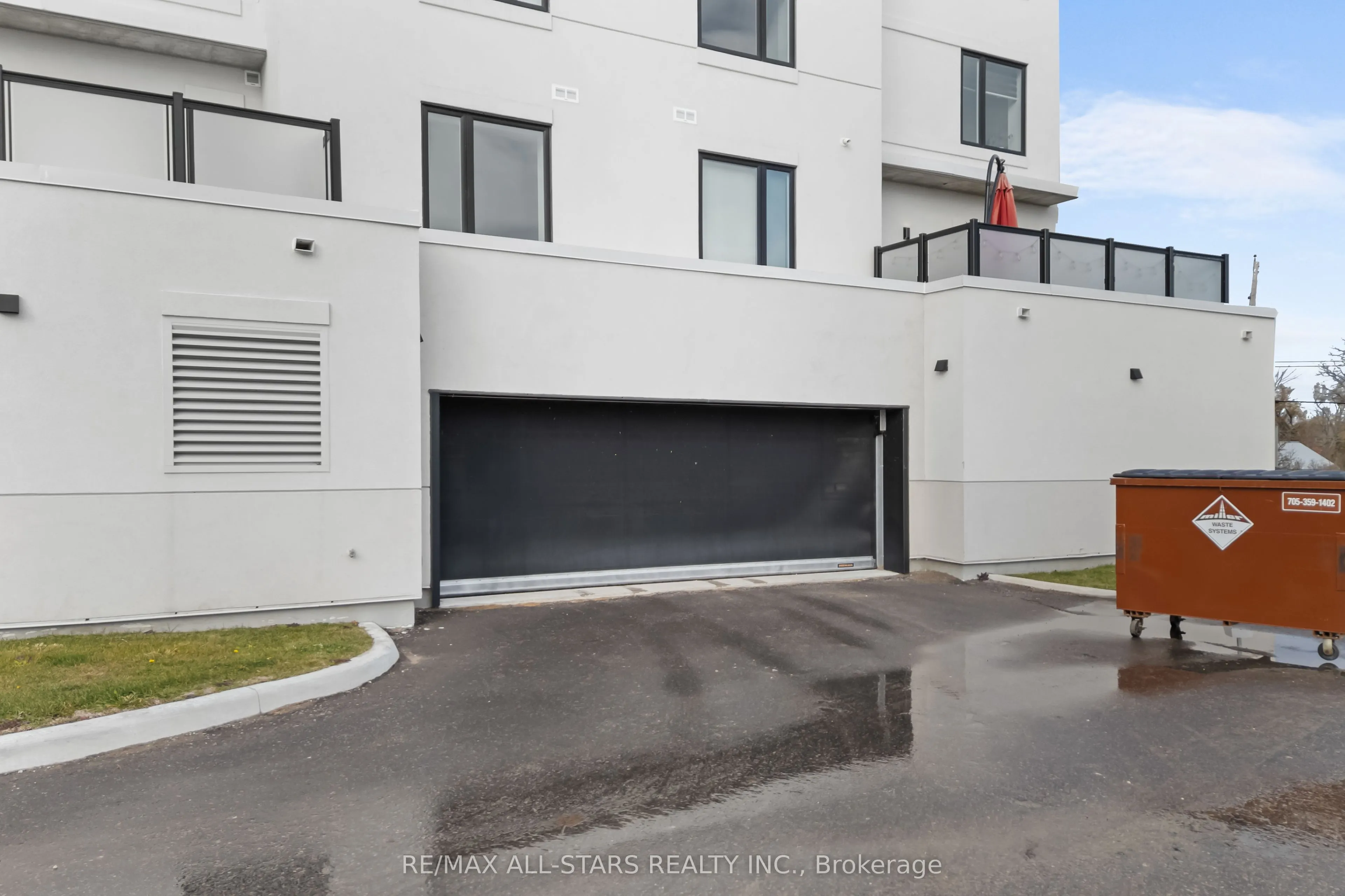 19B West Street N #PH#5
