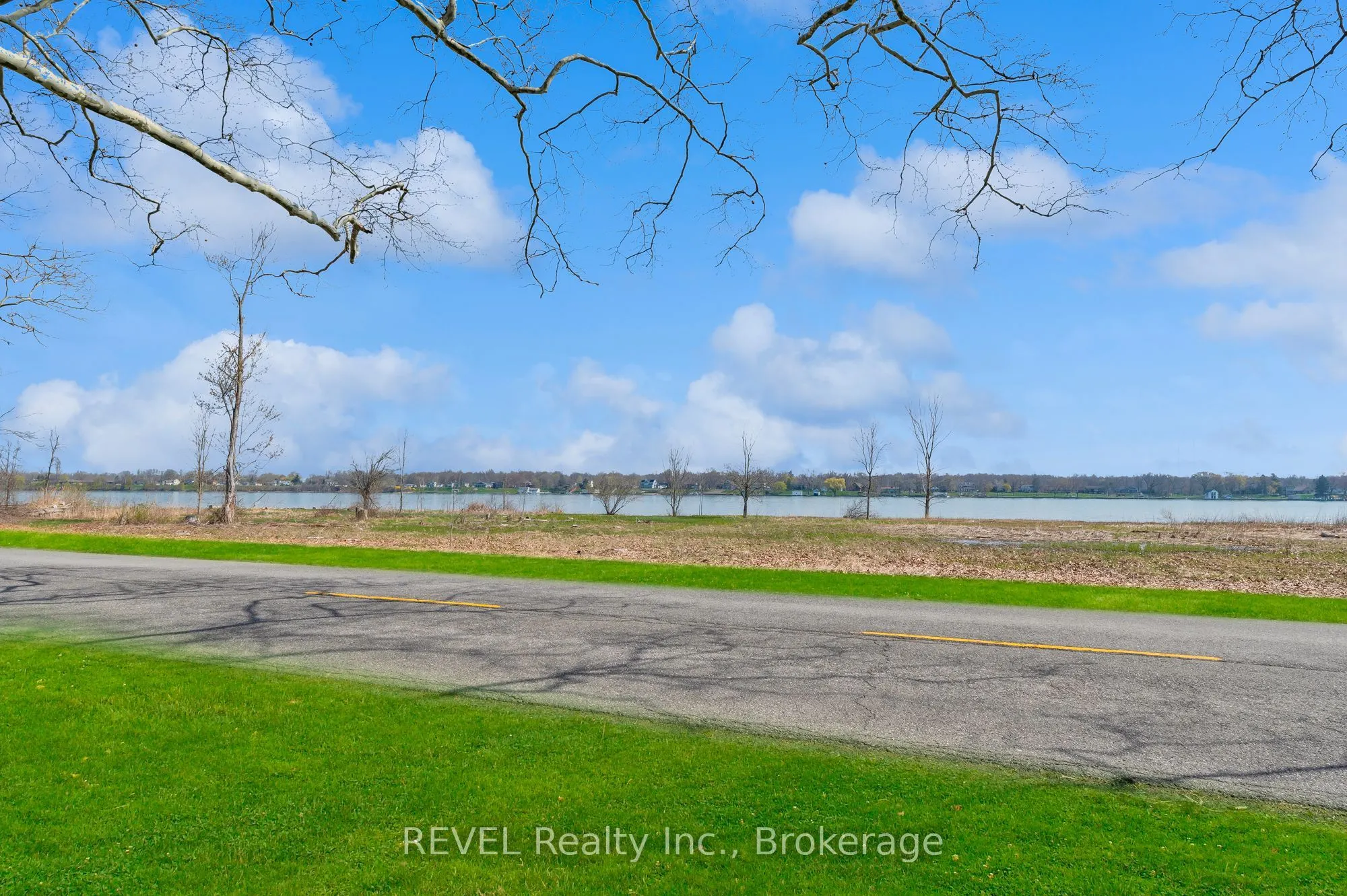 3035 Niagara Parkway