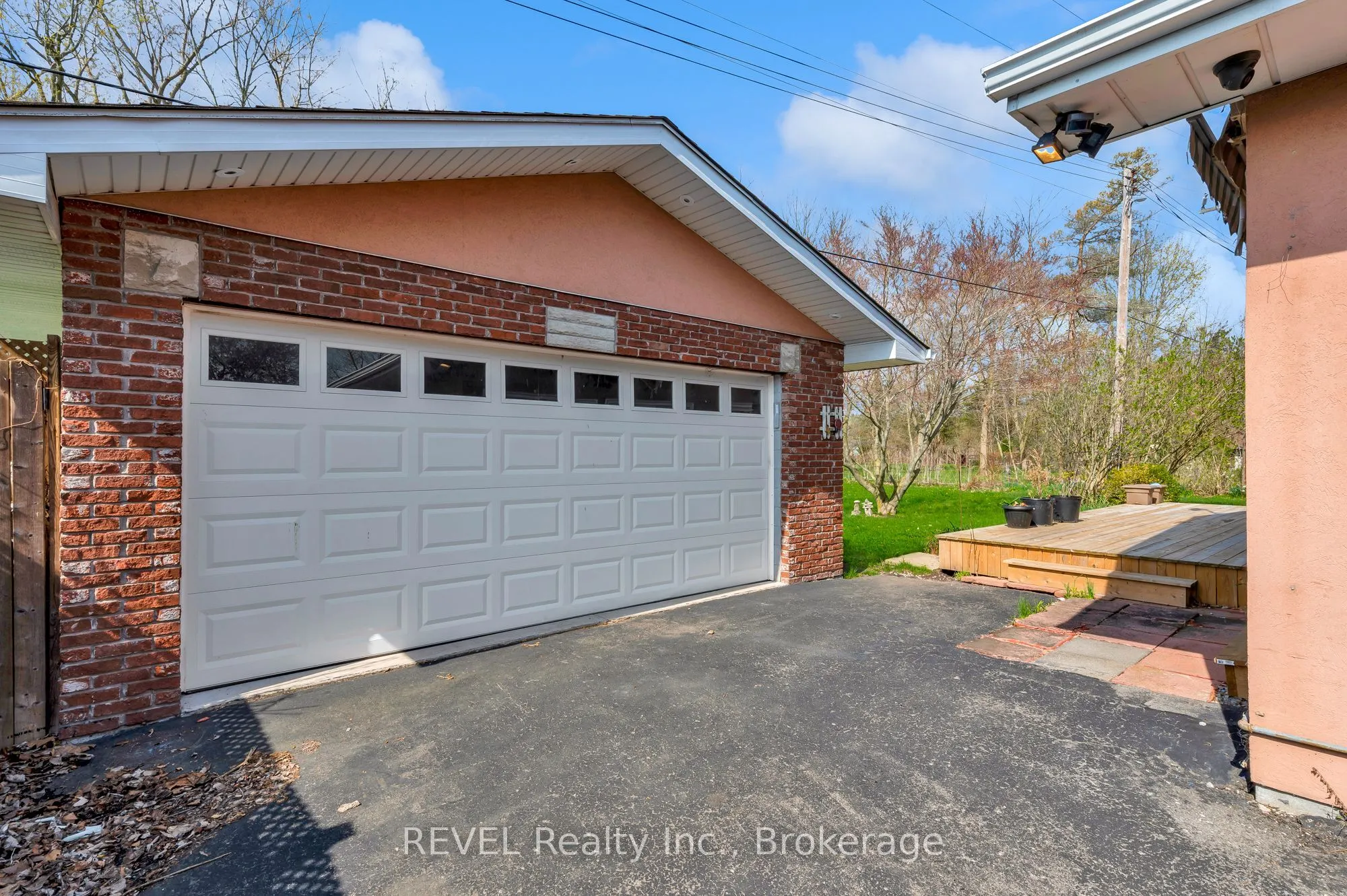 3035 Niagara Parkway