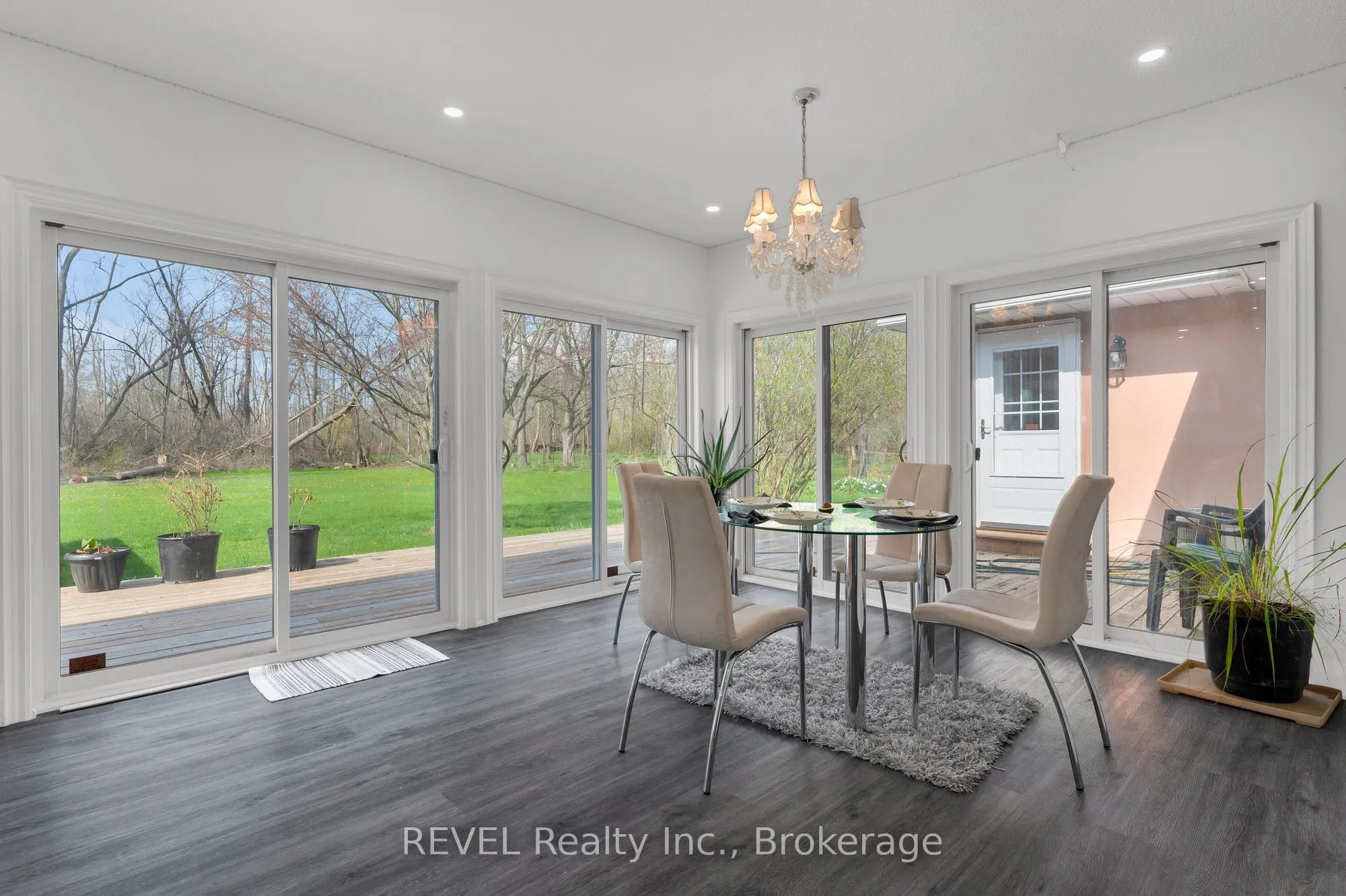 3035 Niagara Parkway