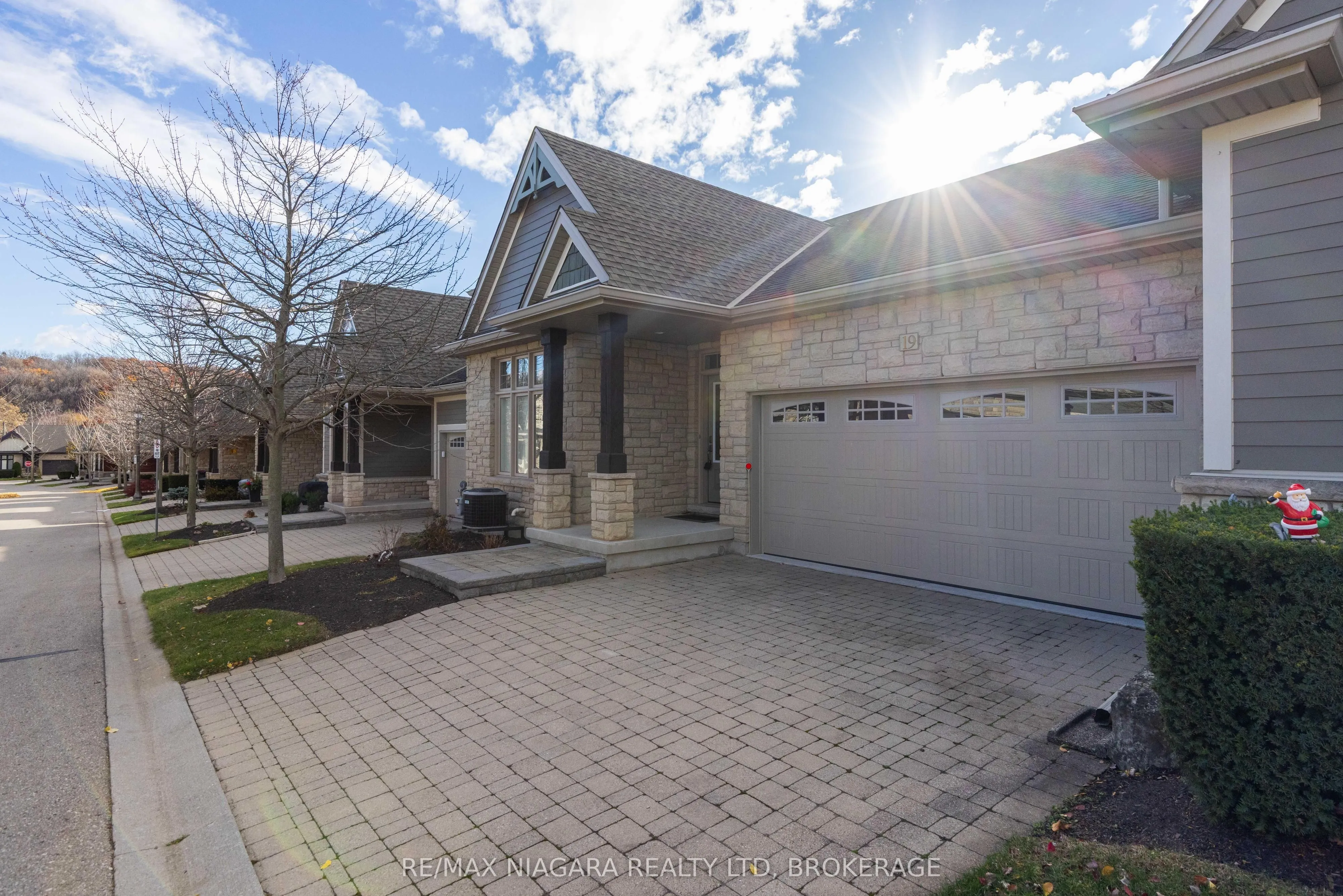 19 Crimson Drive #33