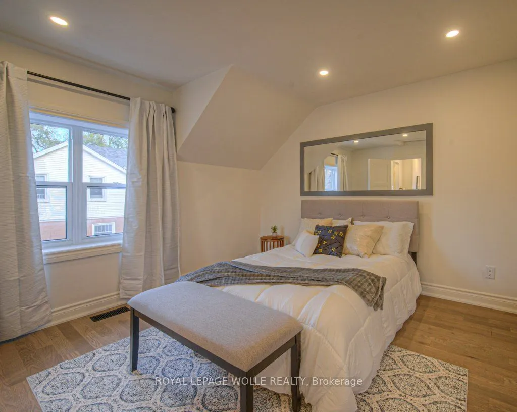 30 Dunbar Road S