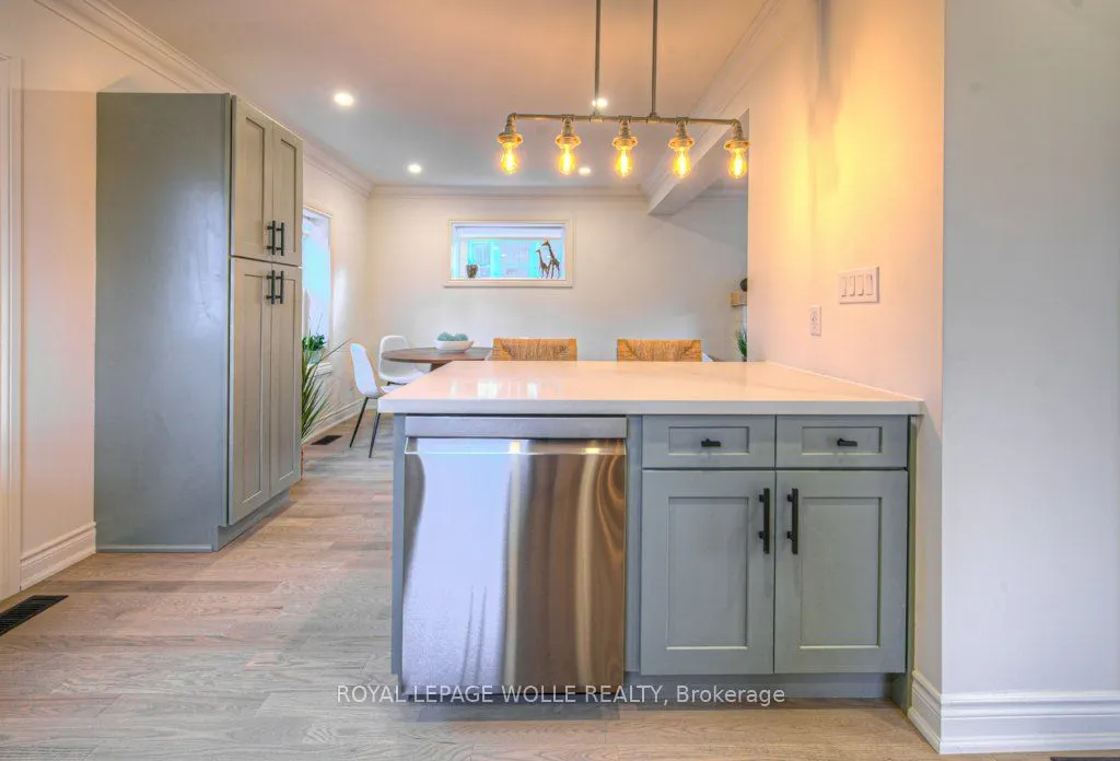 30 Dunbar Road S