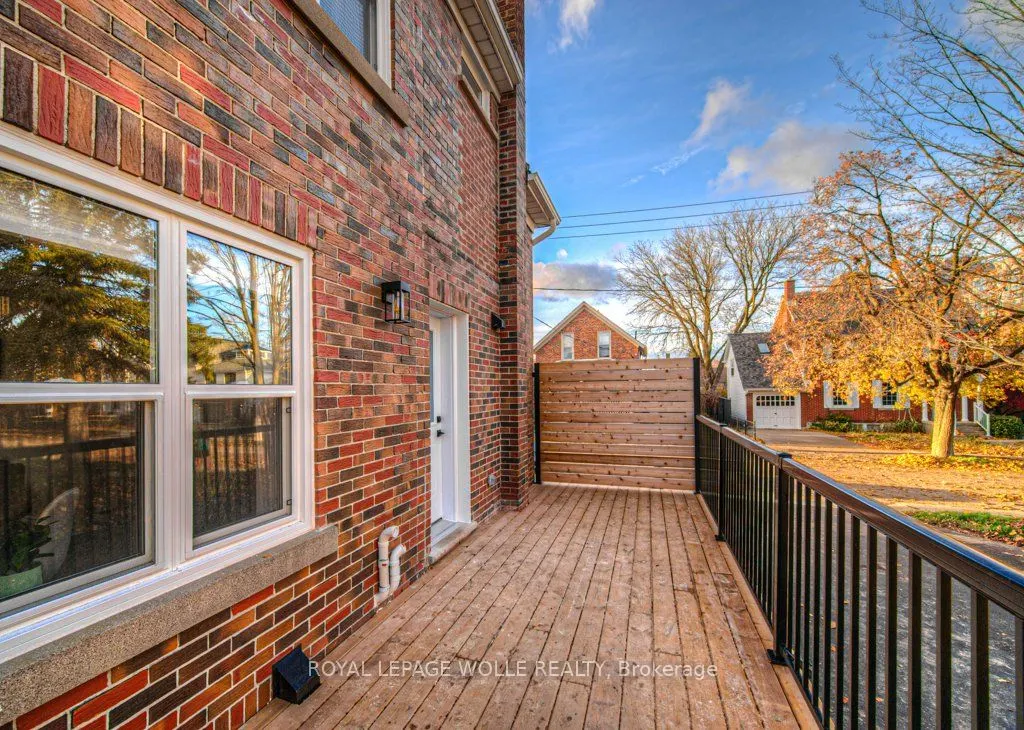 30 Dunbar Road S