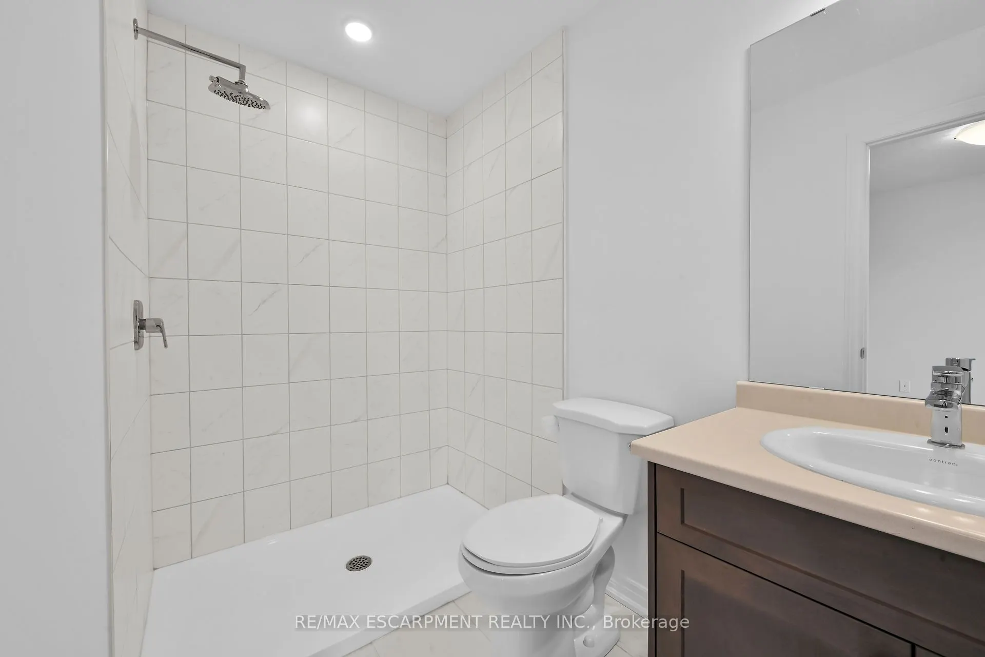 120 COURT Drive #35