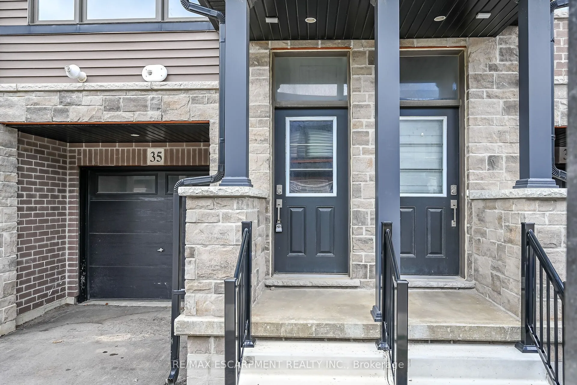 120 COURT Drive #35