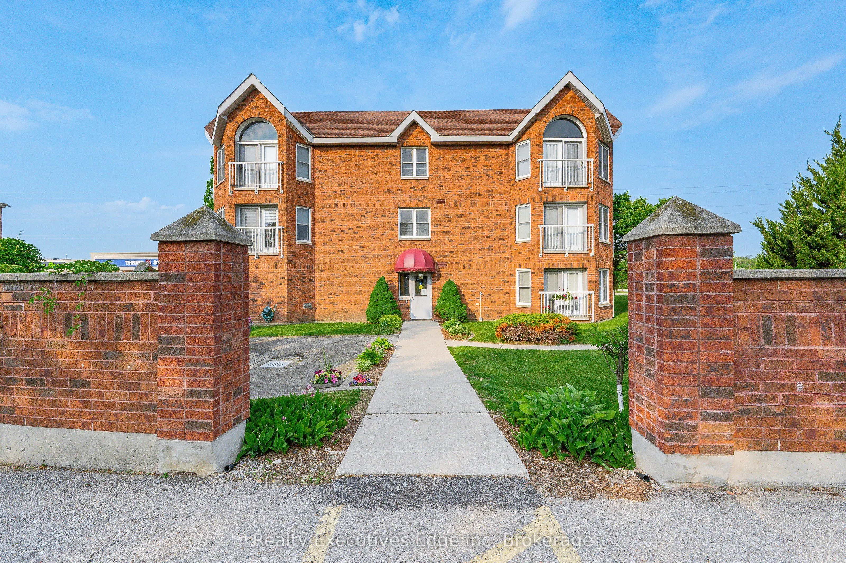 208 Silvercreek Parkway N #205