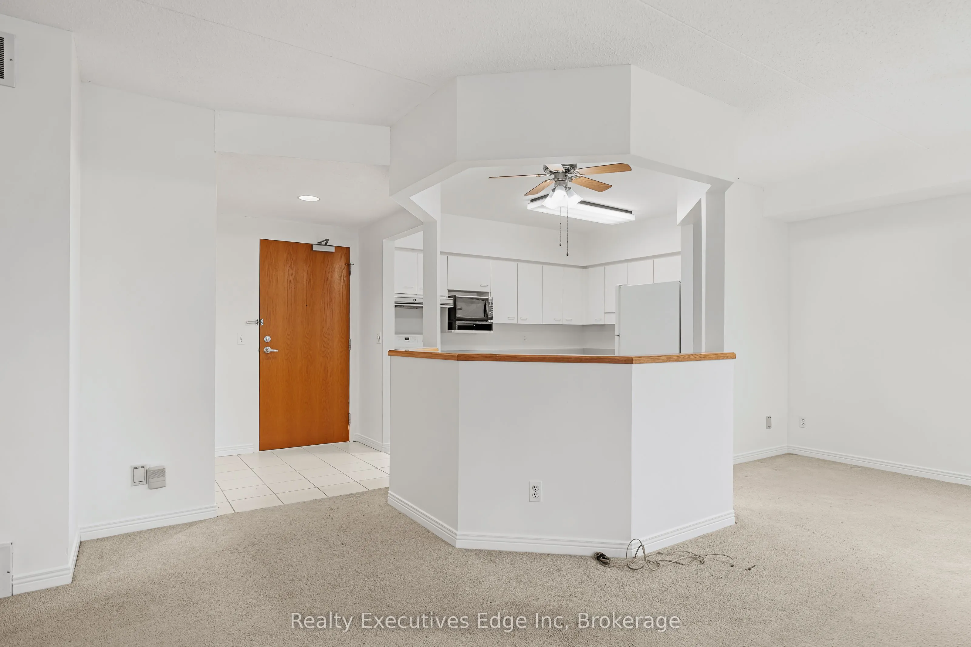208 Silvercreek Parkway N #205