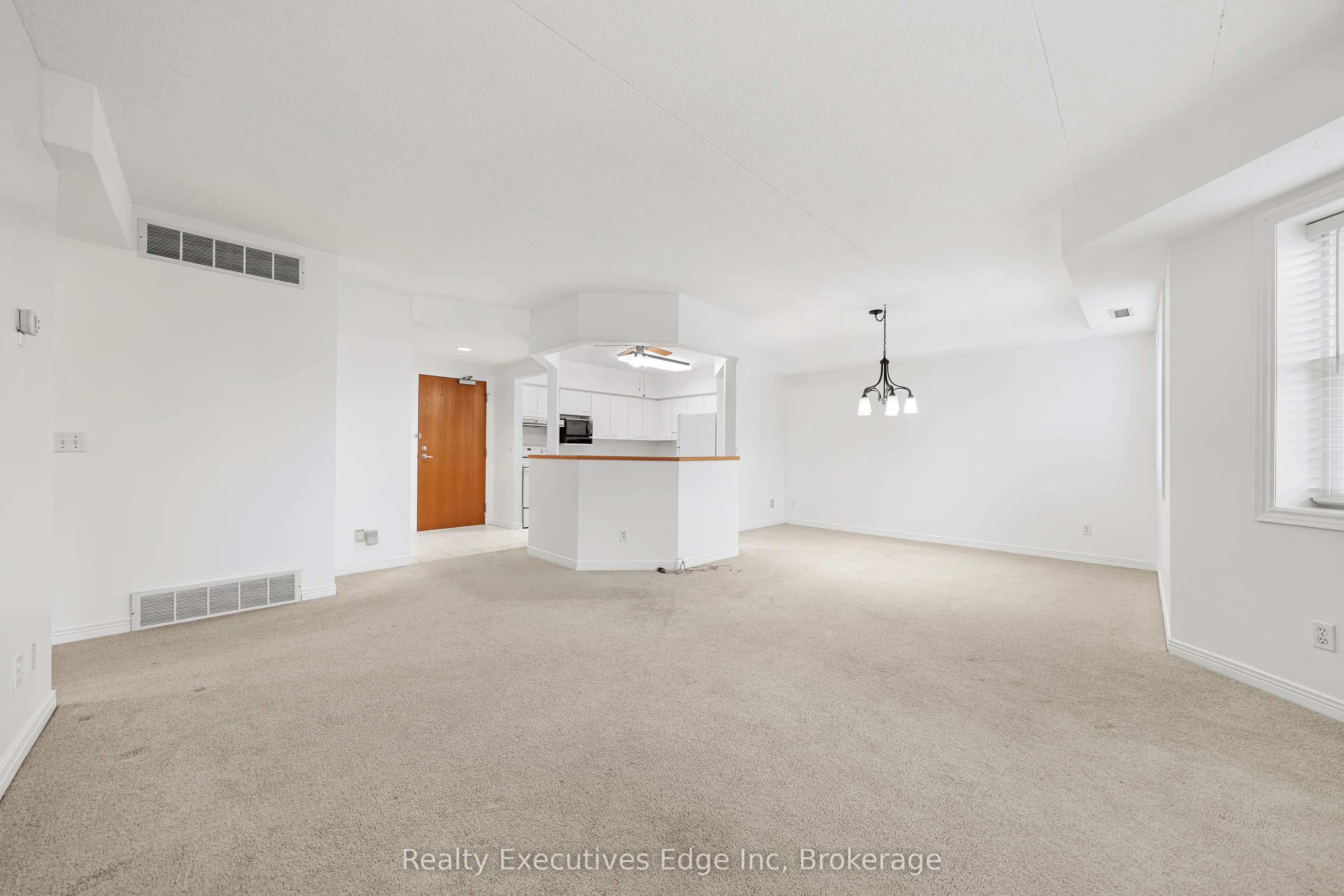 208 Silvercreek Parkway N #205