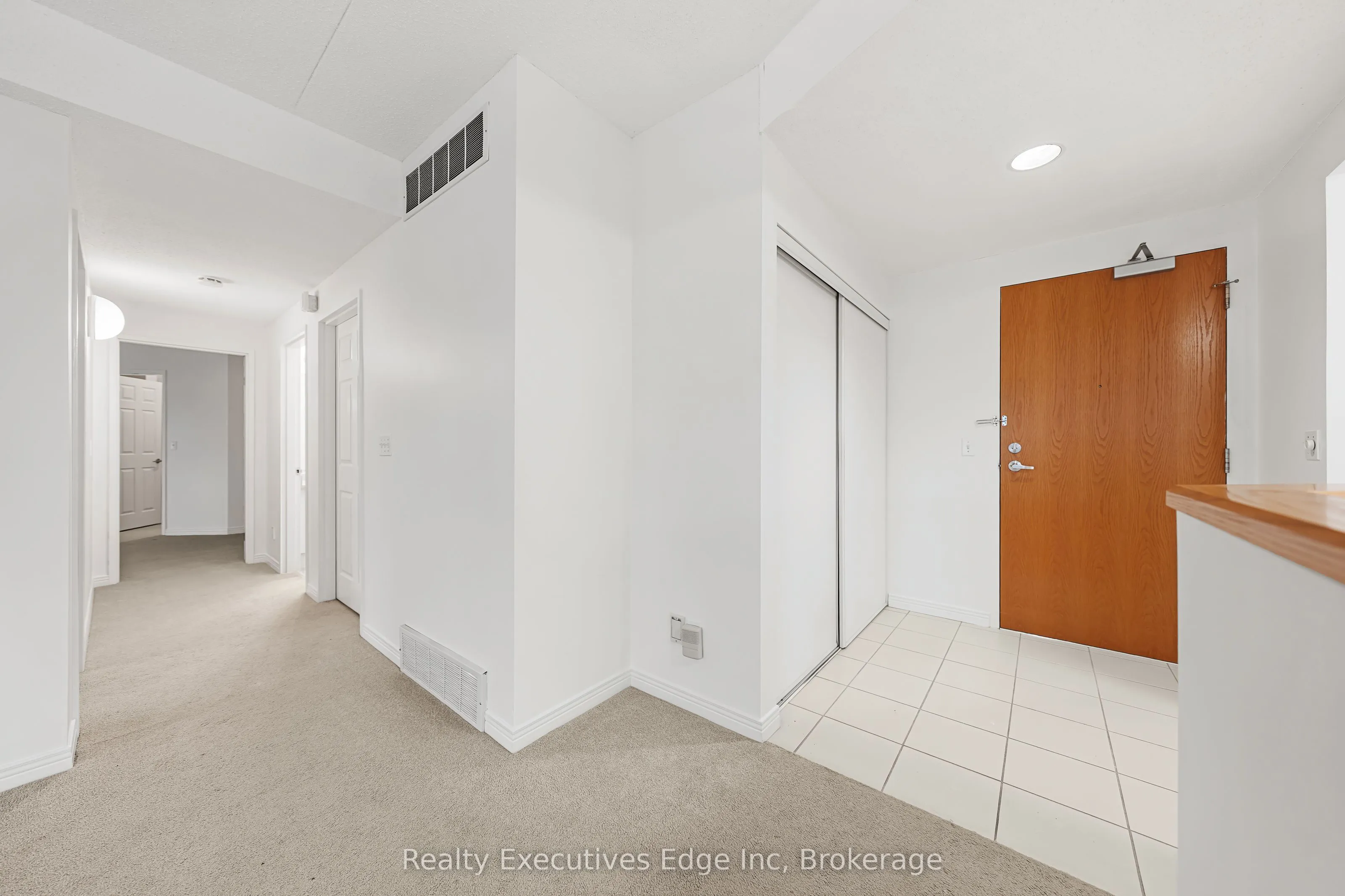 208 Silvercreek Parkway N #205