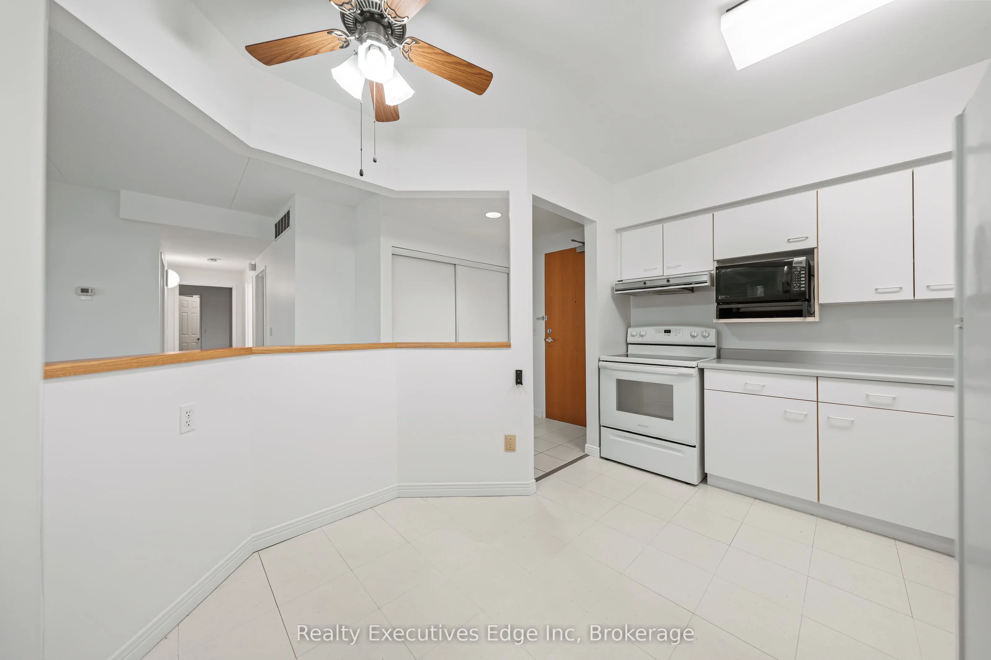 208 Silvercreek Parkway N #205