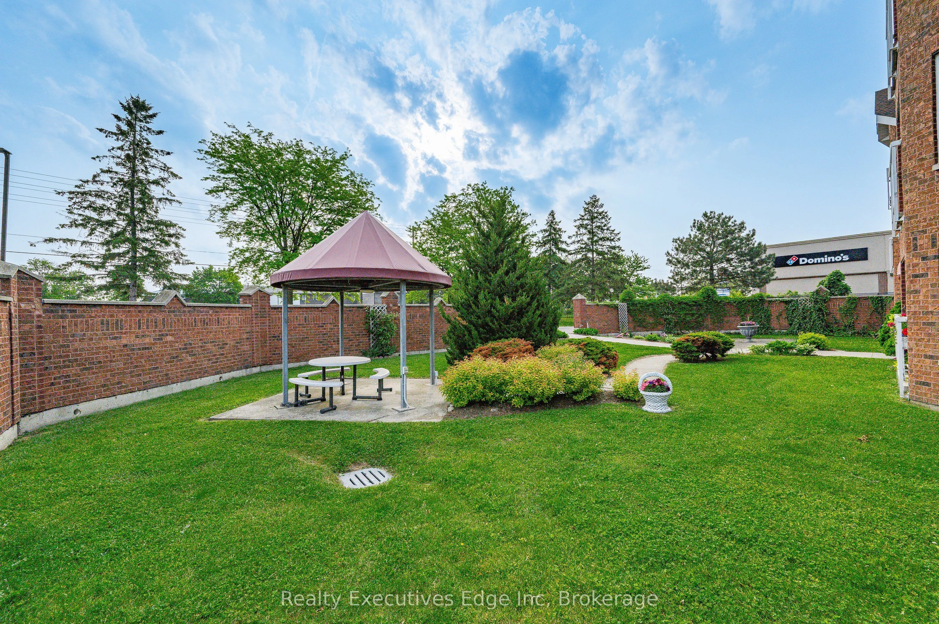 208 Silvercreek Parkway N #205