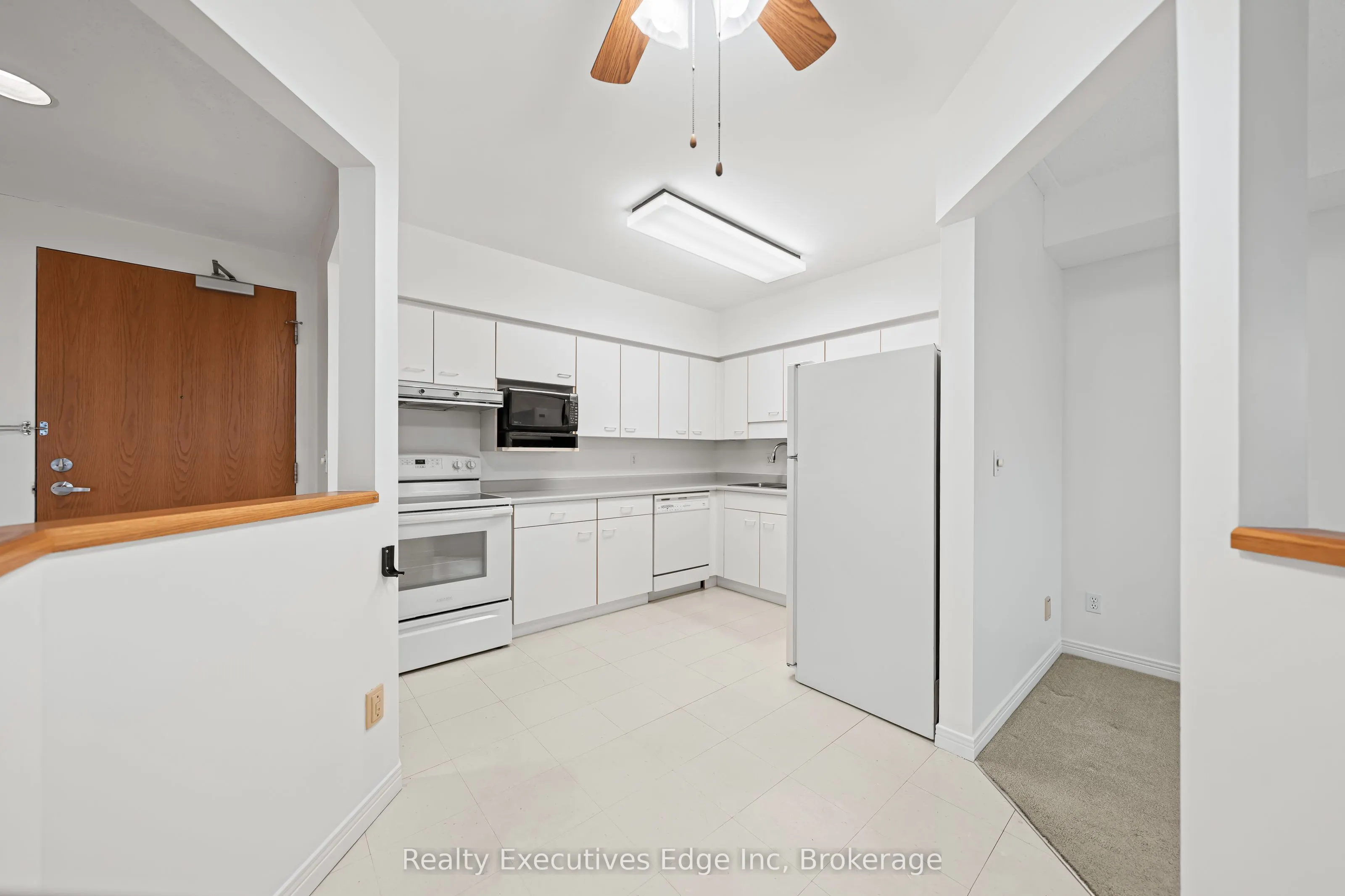 208 Silvercreek Parkway N #205