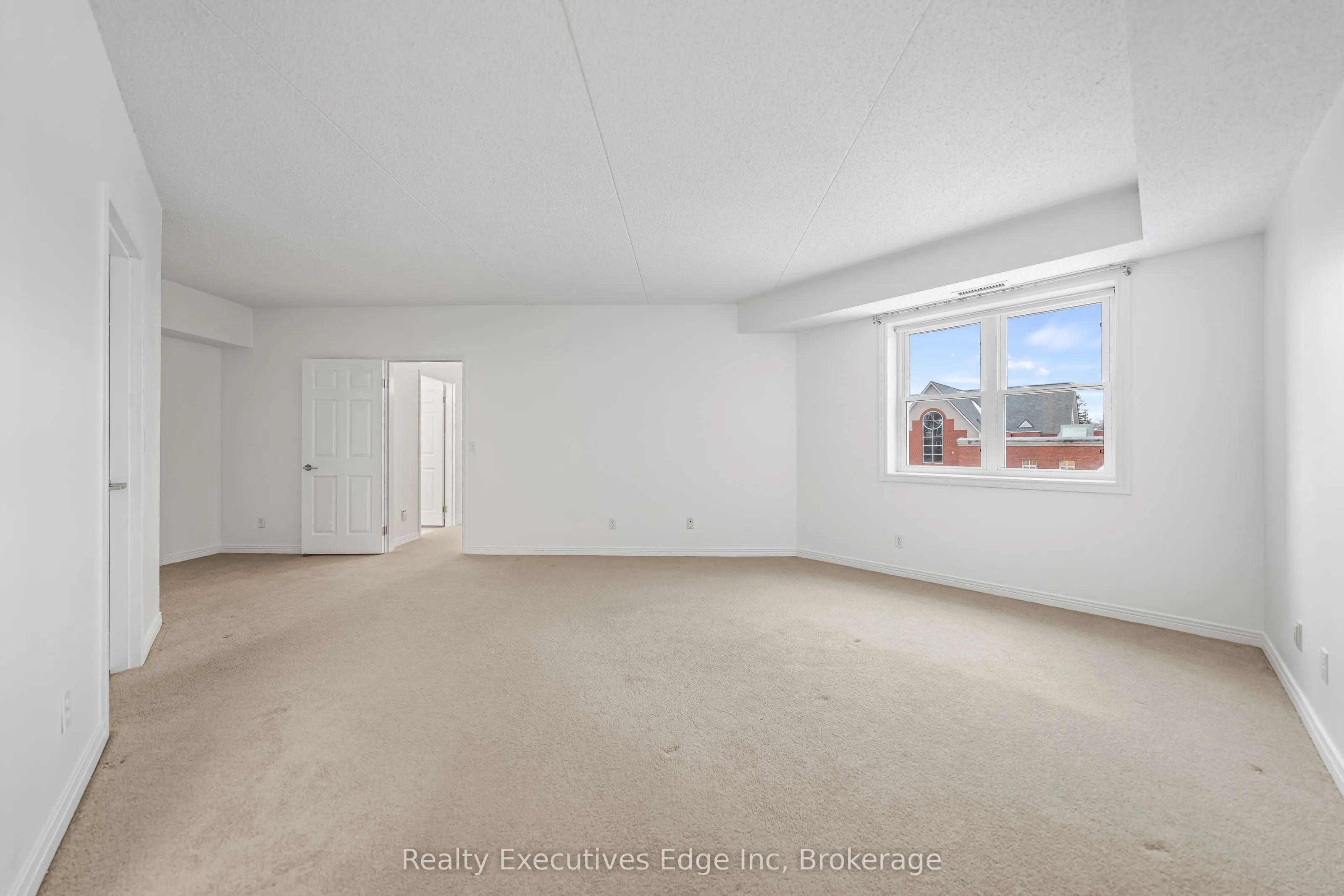 208 Silvercreek Parkway N #205