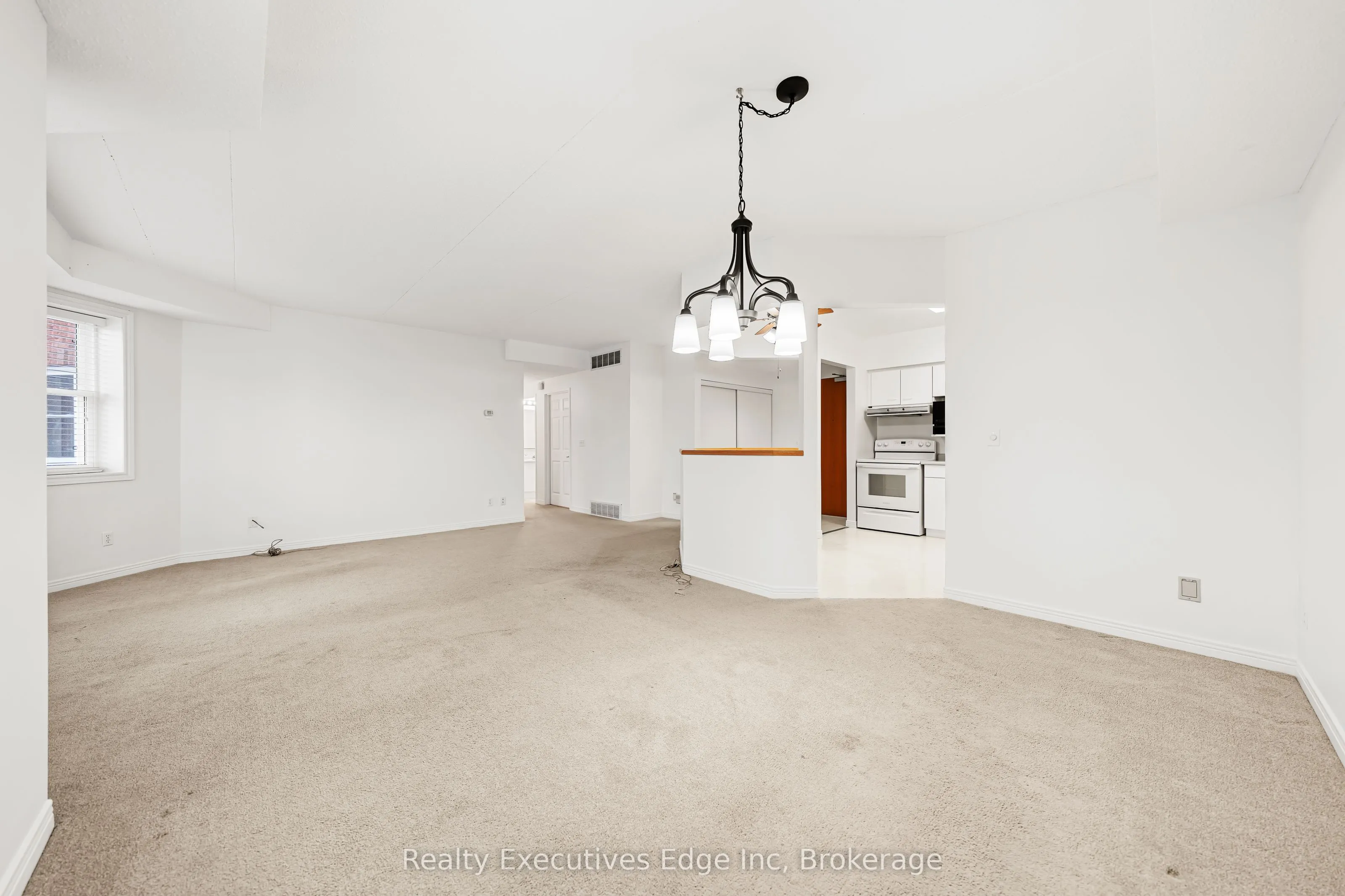208 Silvercreek Parkway N #205