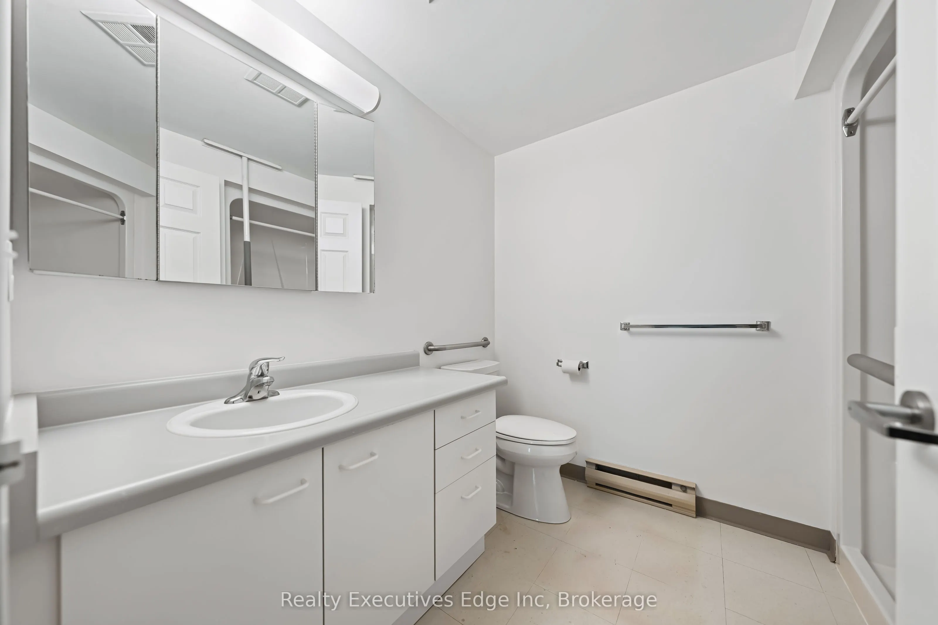208 Silvercreek Parkway N #205