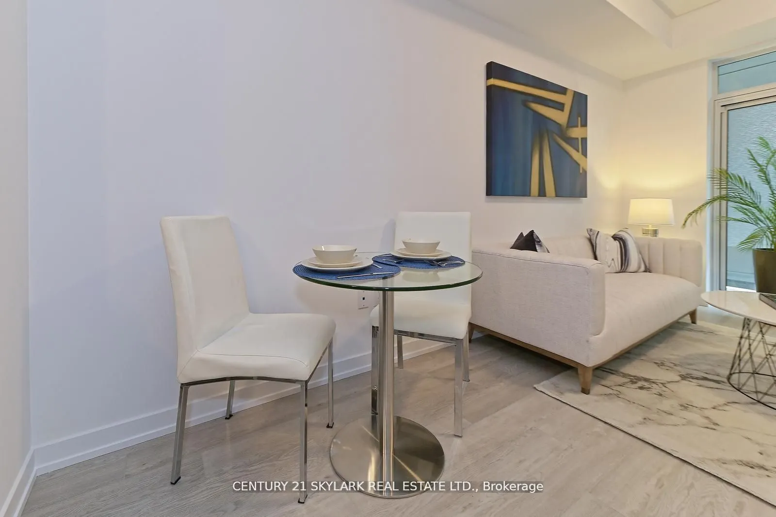 460 Dundas Street E #401