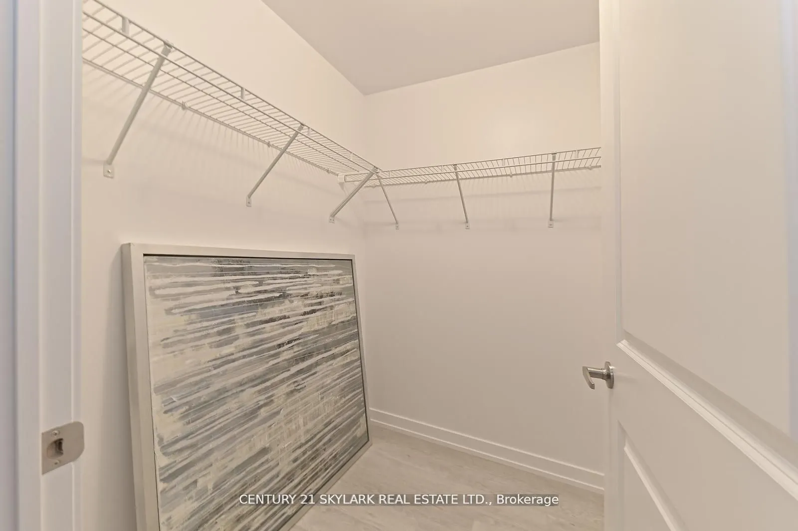 460 Dundas Street E #401