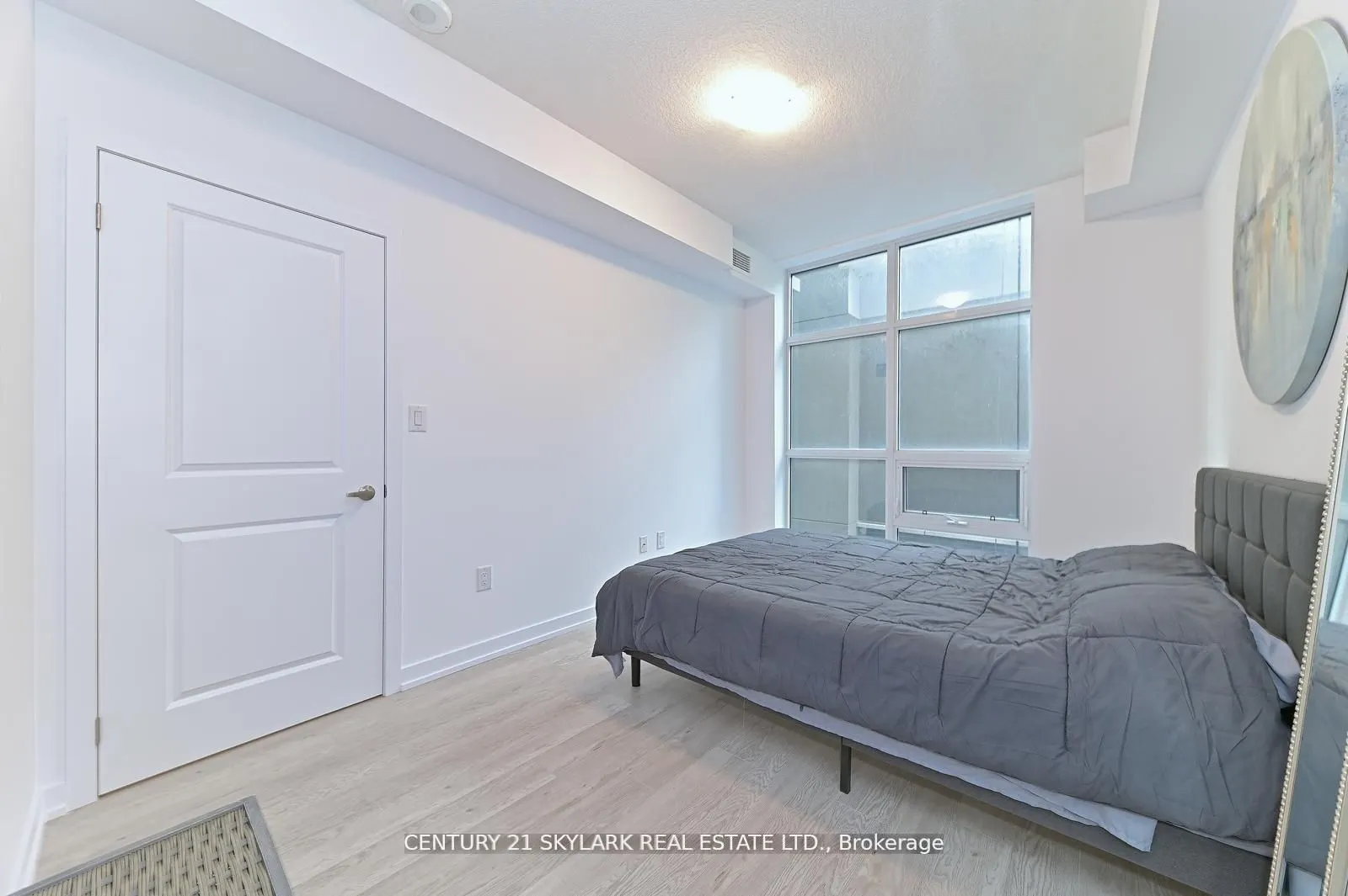460 Dundas Street E #401