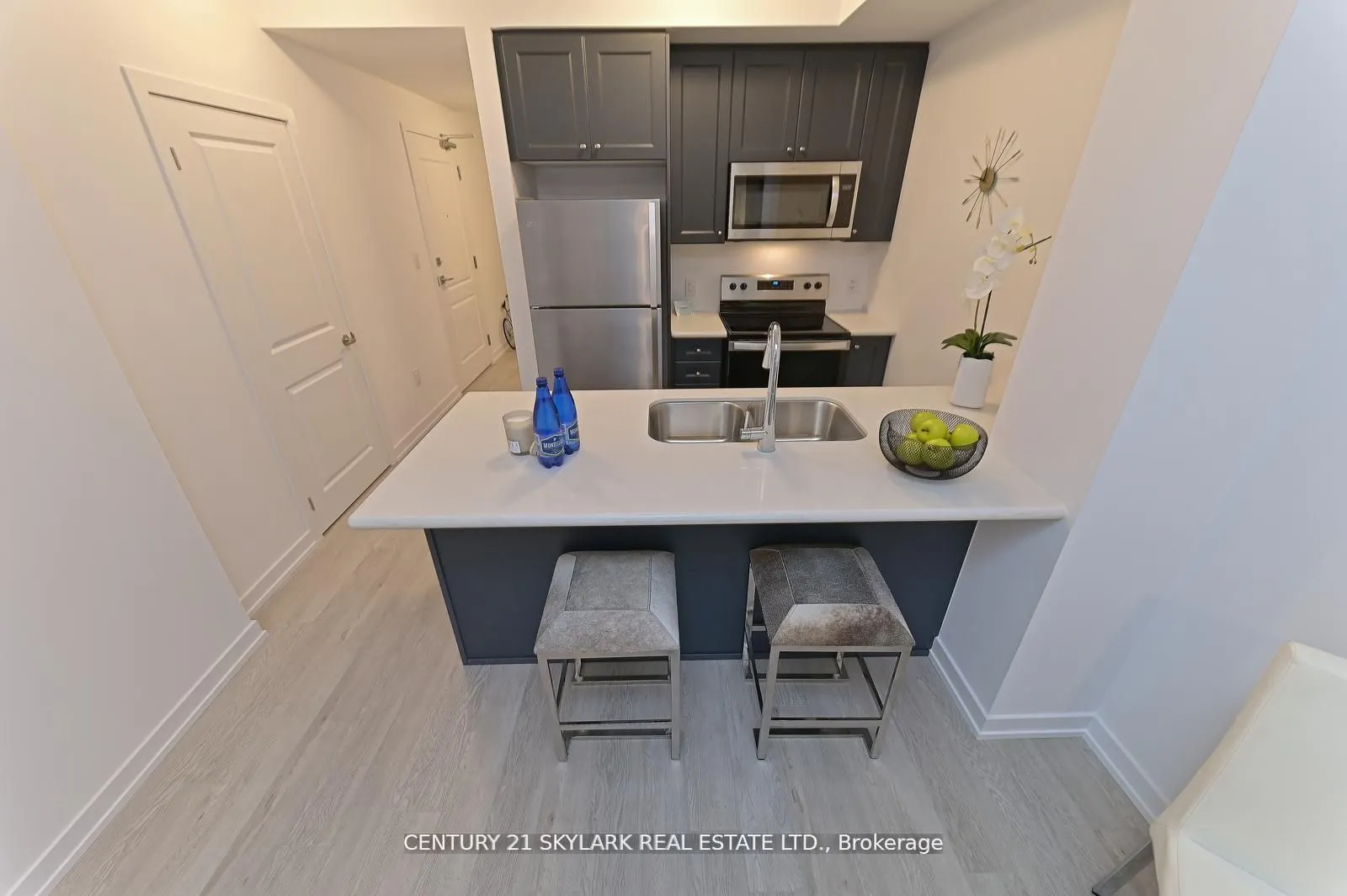 460 Dundas Street E #401