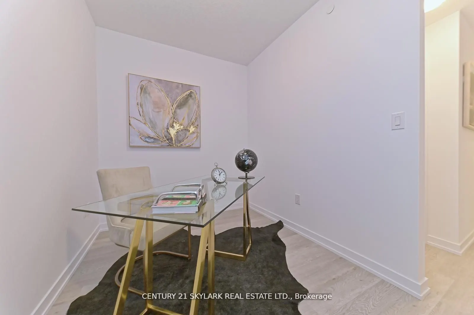 460 Dundas Street E #401