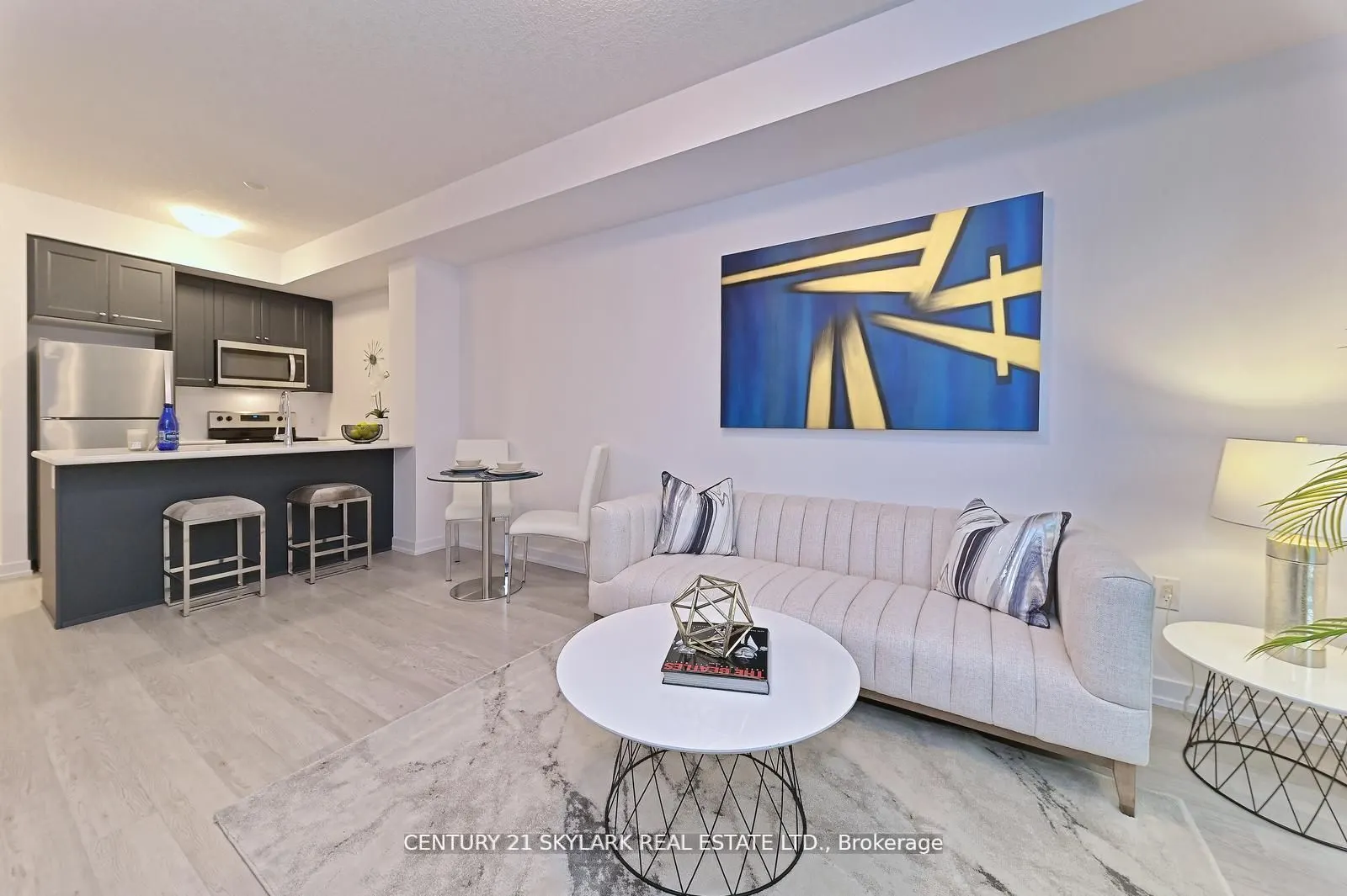 460 Dundas Street E #401