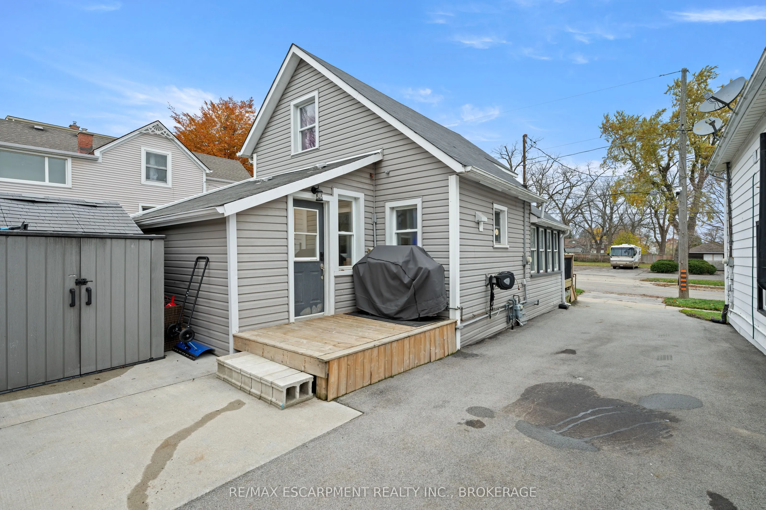 15 Phipps Street