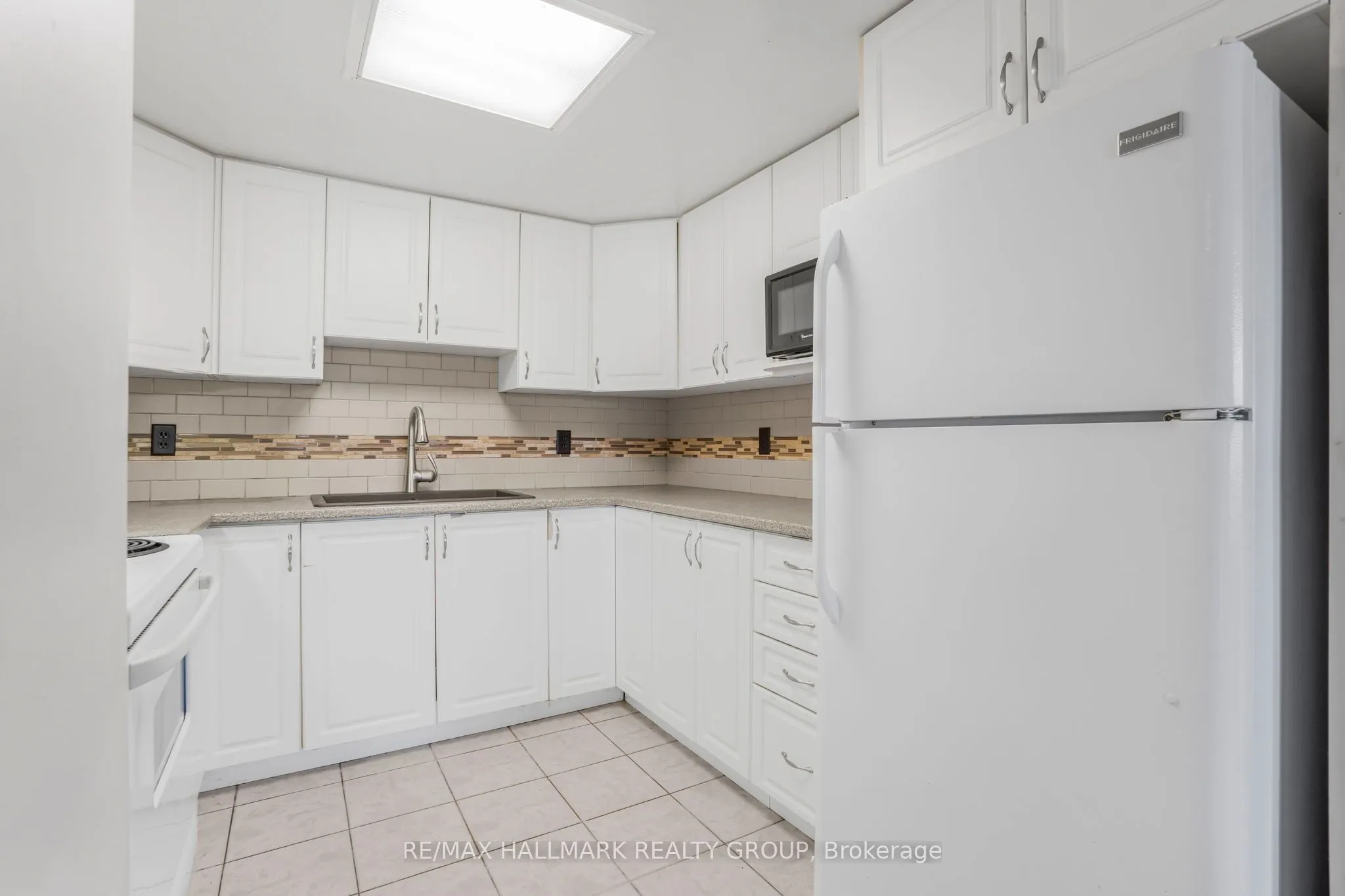 1005 Laurier Street #302